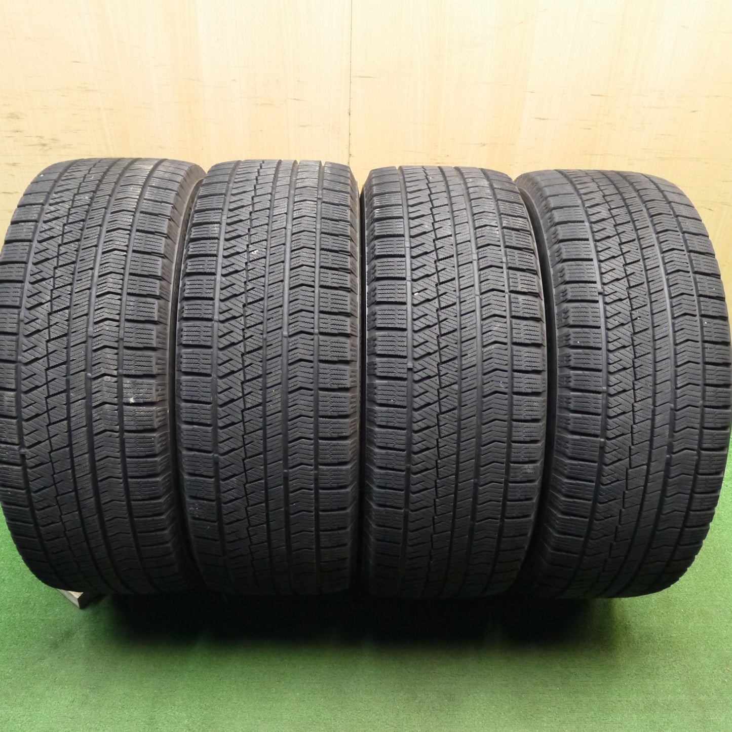 バリ溝!キレイ!9分★ベンツ 等 IRVINE F01 235/55R18 スタッドレス ブリヂストン ブリザック VRX2 18インチ アーヴィン PCD112/5H★5042205Hス