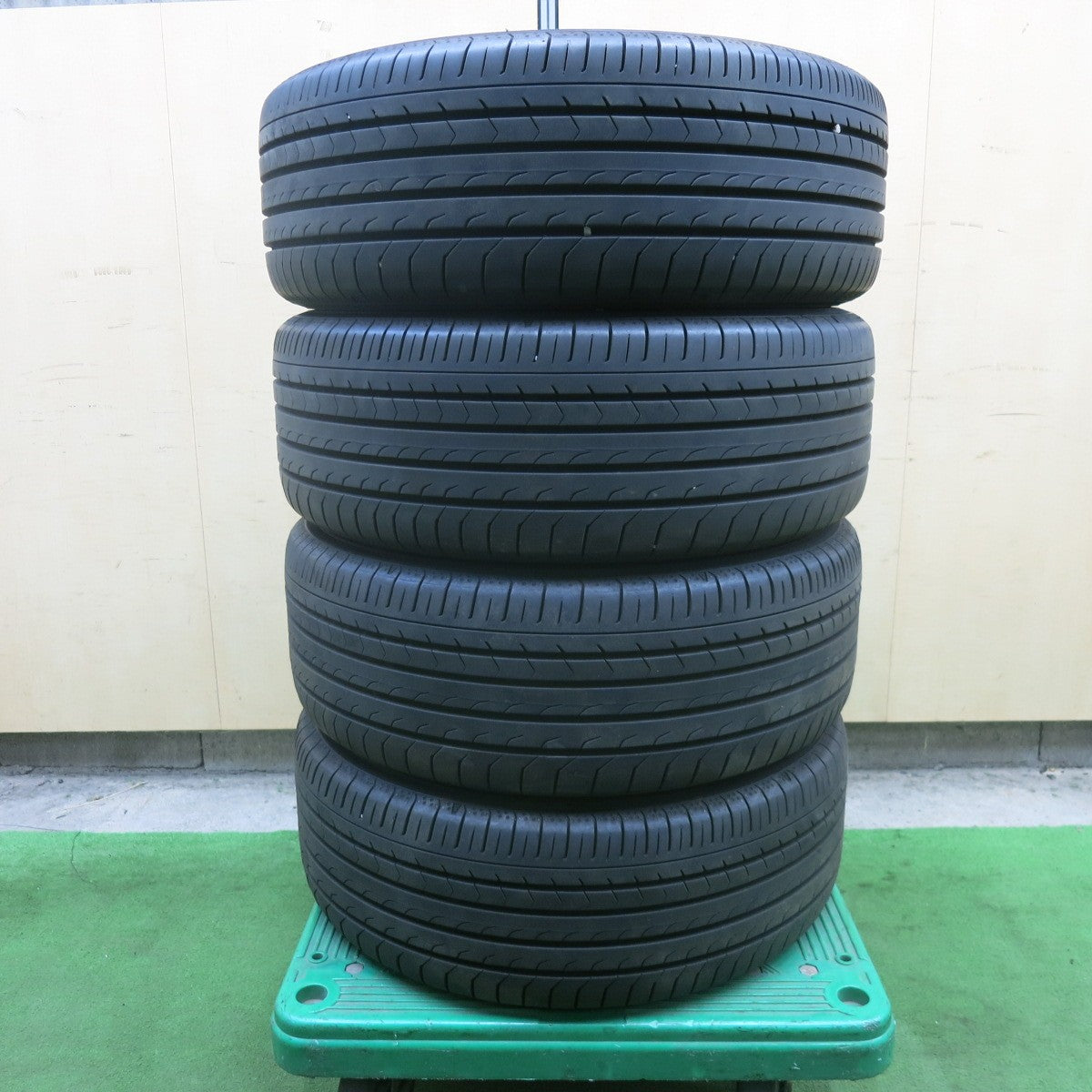 バリ溝!24年!9.5分★205/55R16 ヨコハマ BluEarth-RV RV03 BROOK ブルック ブルーアース 16インチ PCD114.3/5H★6052602SKノ