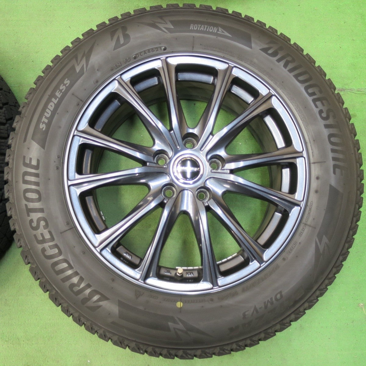 バリ溝!21年!キレイ!9分★スタッドレス 225/65R17 ブリヂストン ブリザック DM-V3 WAREN ヴァーレン 17インチ PCD114.3/5H★5032908イス