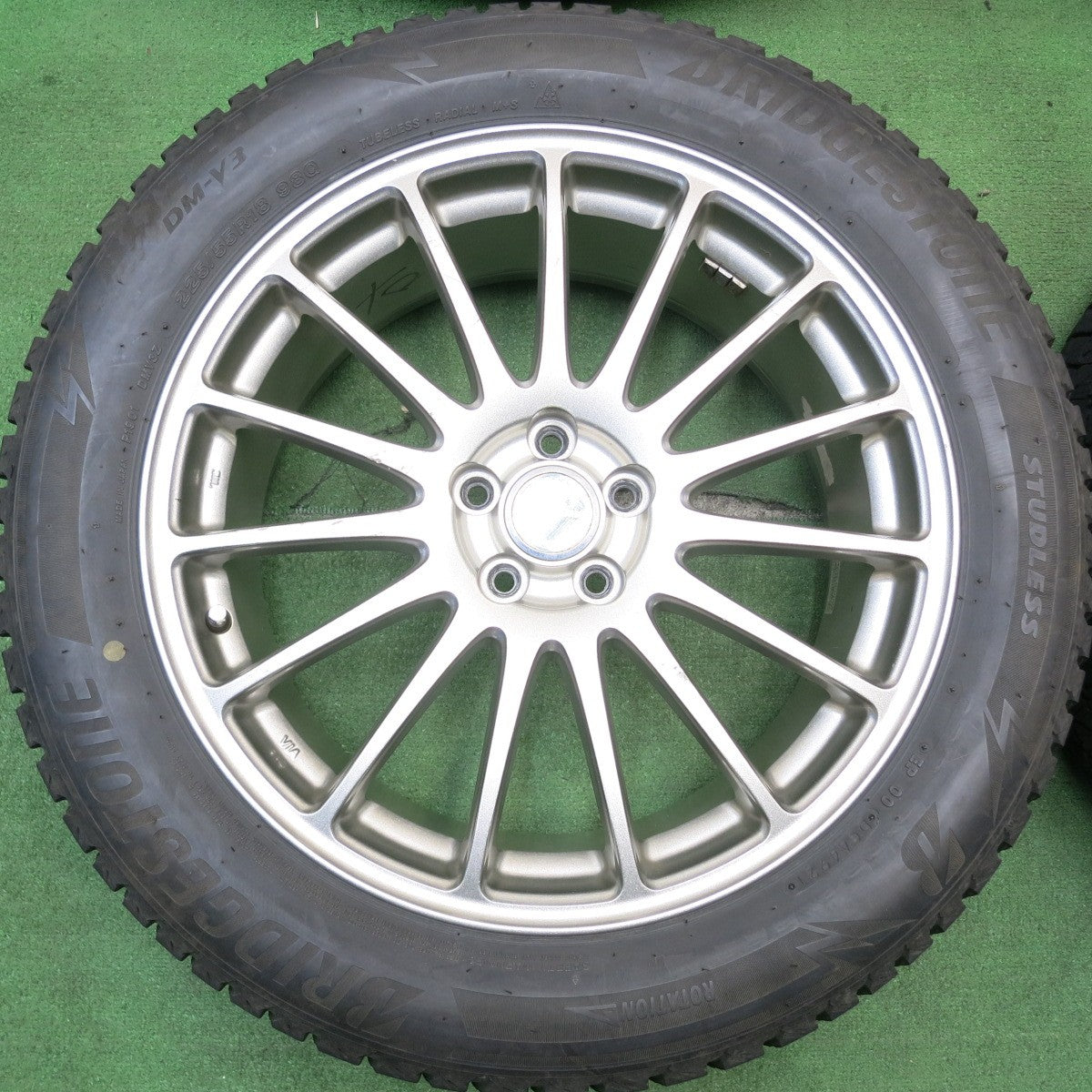 バリ溝!23年!9分★フォレスター 等 225/55R18 スタッドレス ブリヂストン ブリザック DM-V3 ヨコハマ アイスガード G075 ECO FORME PCD100/5H★5050502HAス
