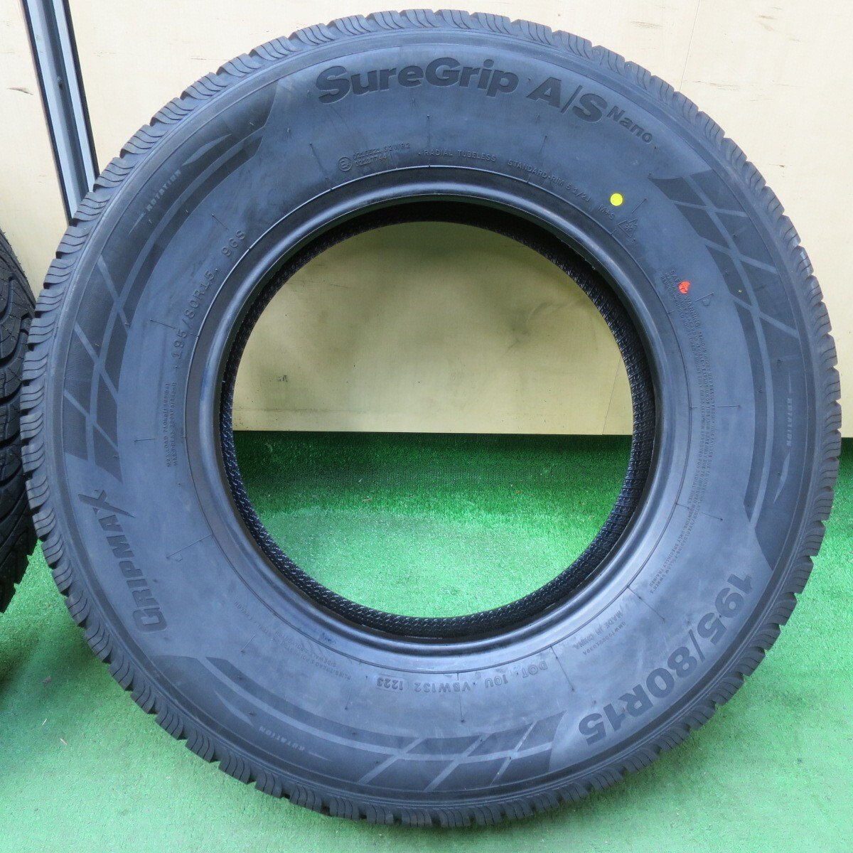 未使用!23年★195/80R15 グリップマックス SureGrip A/S Nano タイヤ 15インチ ハイエース キャラバン 等★4111404イノタ