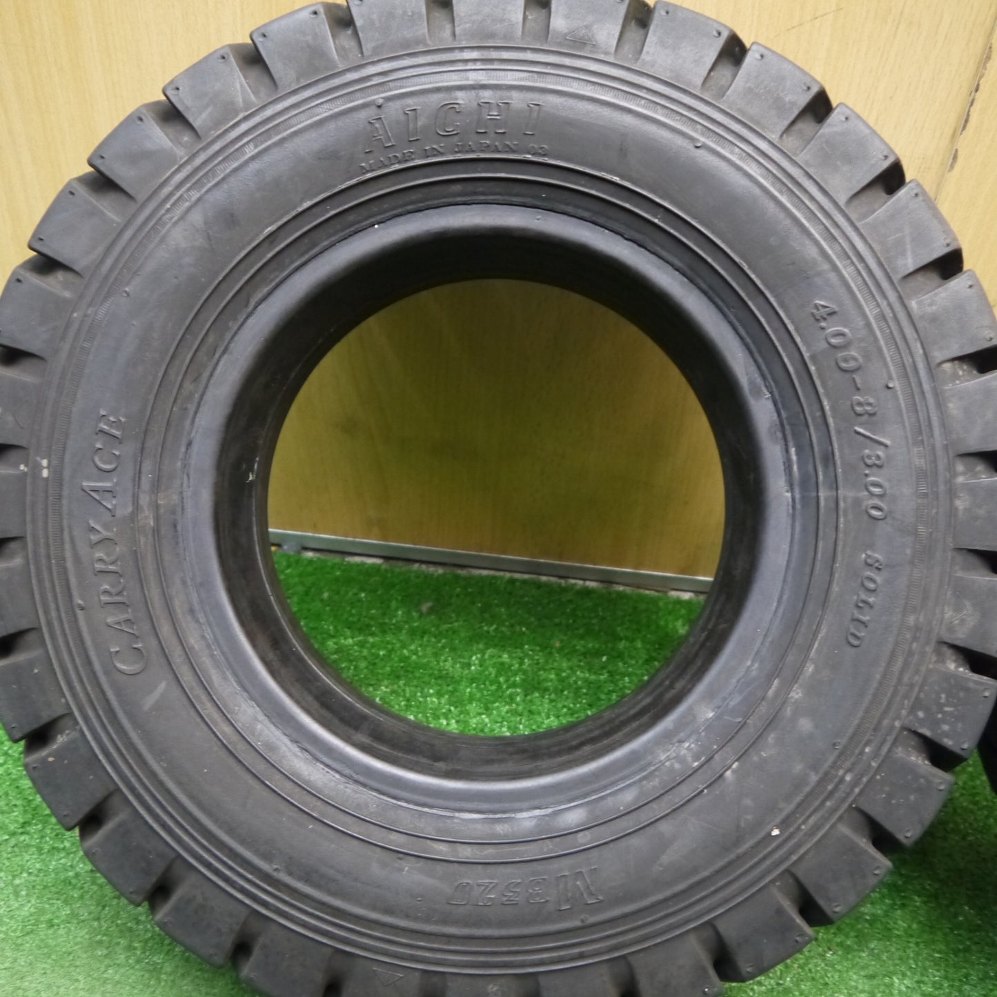 2本価格★フォークリフト タイヤ 4.00-8/3.00 AICHI CARRY ACE MB320 愛知 キャリーエース★5070701Hノタ