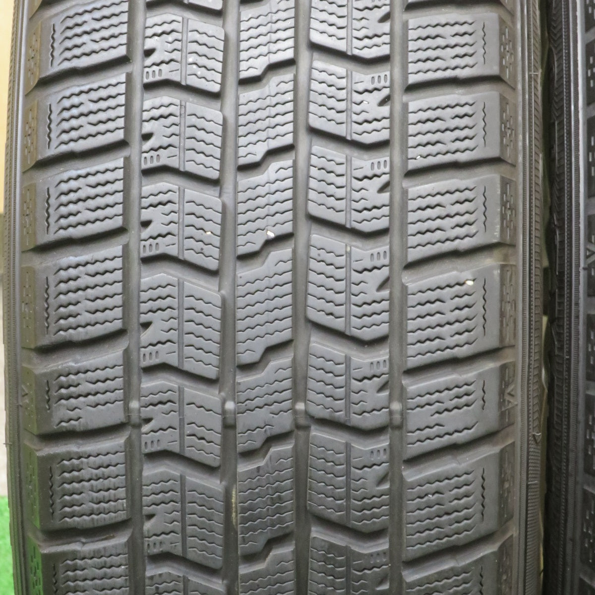 バリ溝!キレイ!9.5分★スタッドレス 225/60R17 グッドイヤー アイスナビ7 ravrion LUMIERE ラブリオン 17インチ PCD114.3/5H★5091705TTス