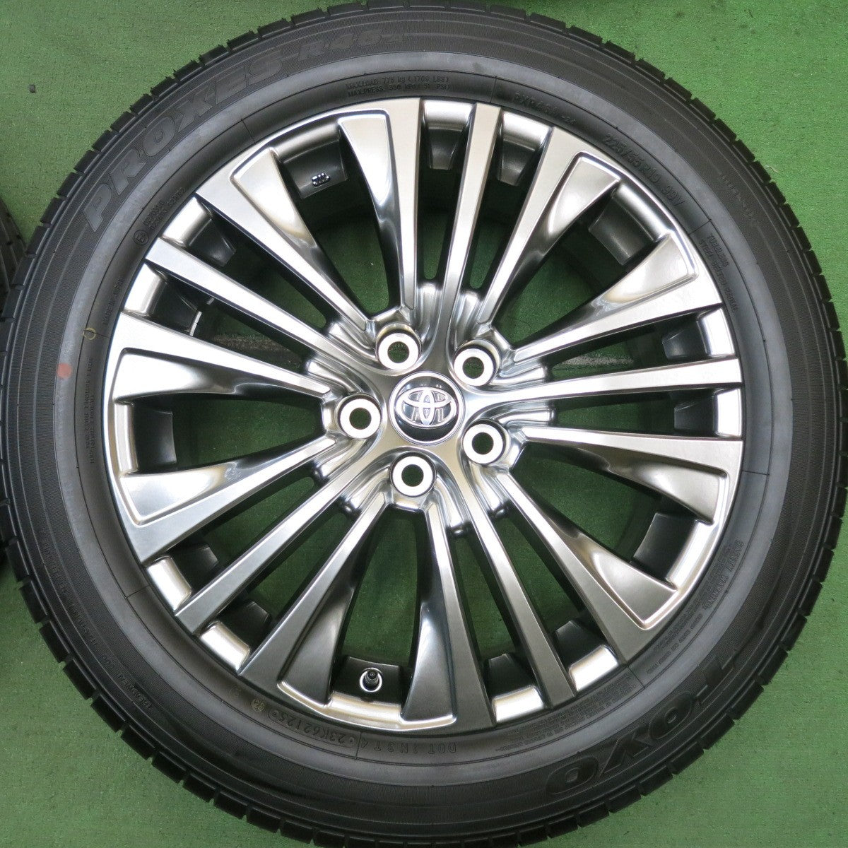 新車外し!25年★トヨタ 80系 ハリアー Zグレード 純正 225/55R19 トーヨー プロクセス R46A 19インチ PCD114.3/5H★5090412HAノ