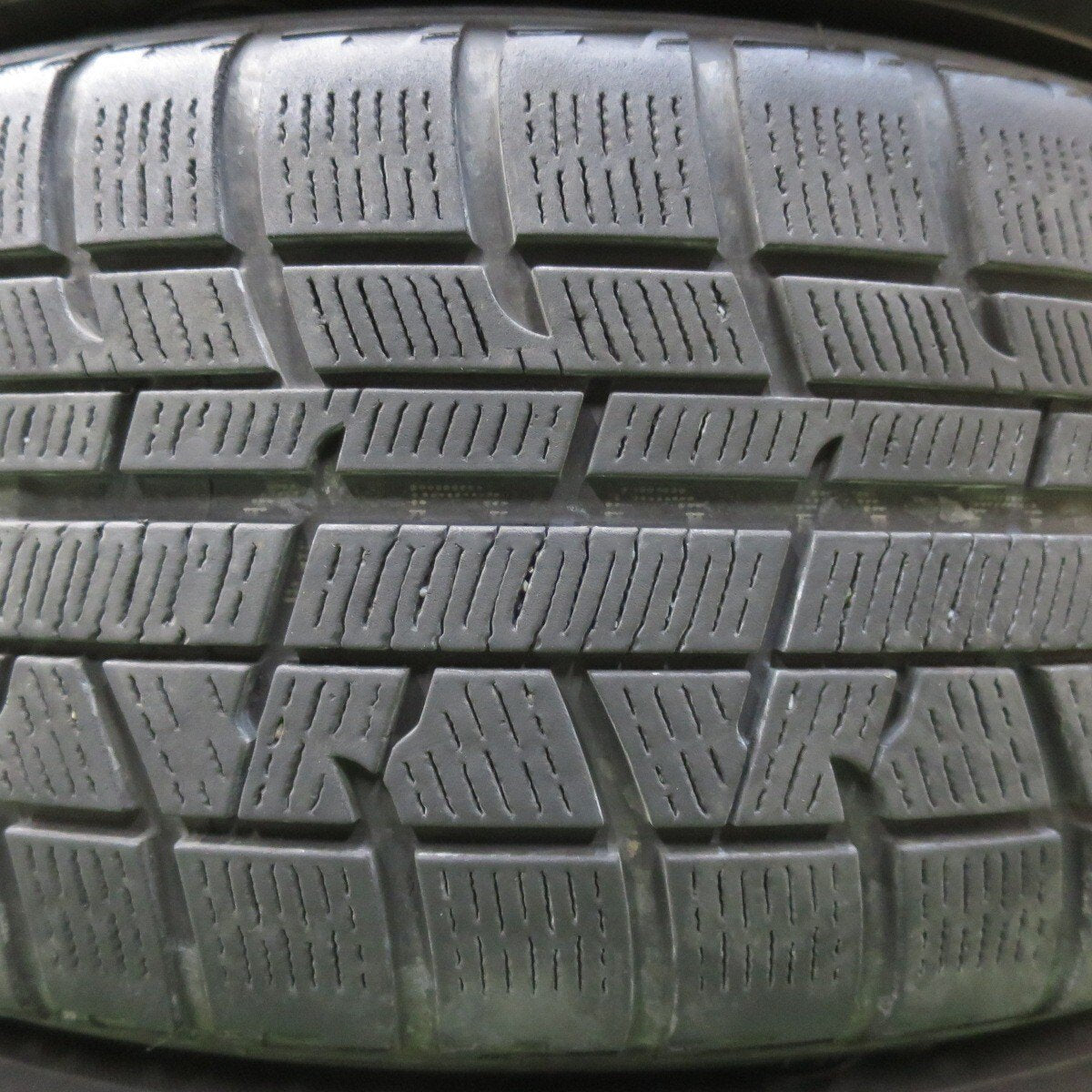 キレイ★スタッドレス 205/60R16 ヨコハマ アイスガード iG50 プラス Fang ファング 16インチ PCD114.3/5H★5022114イス
