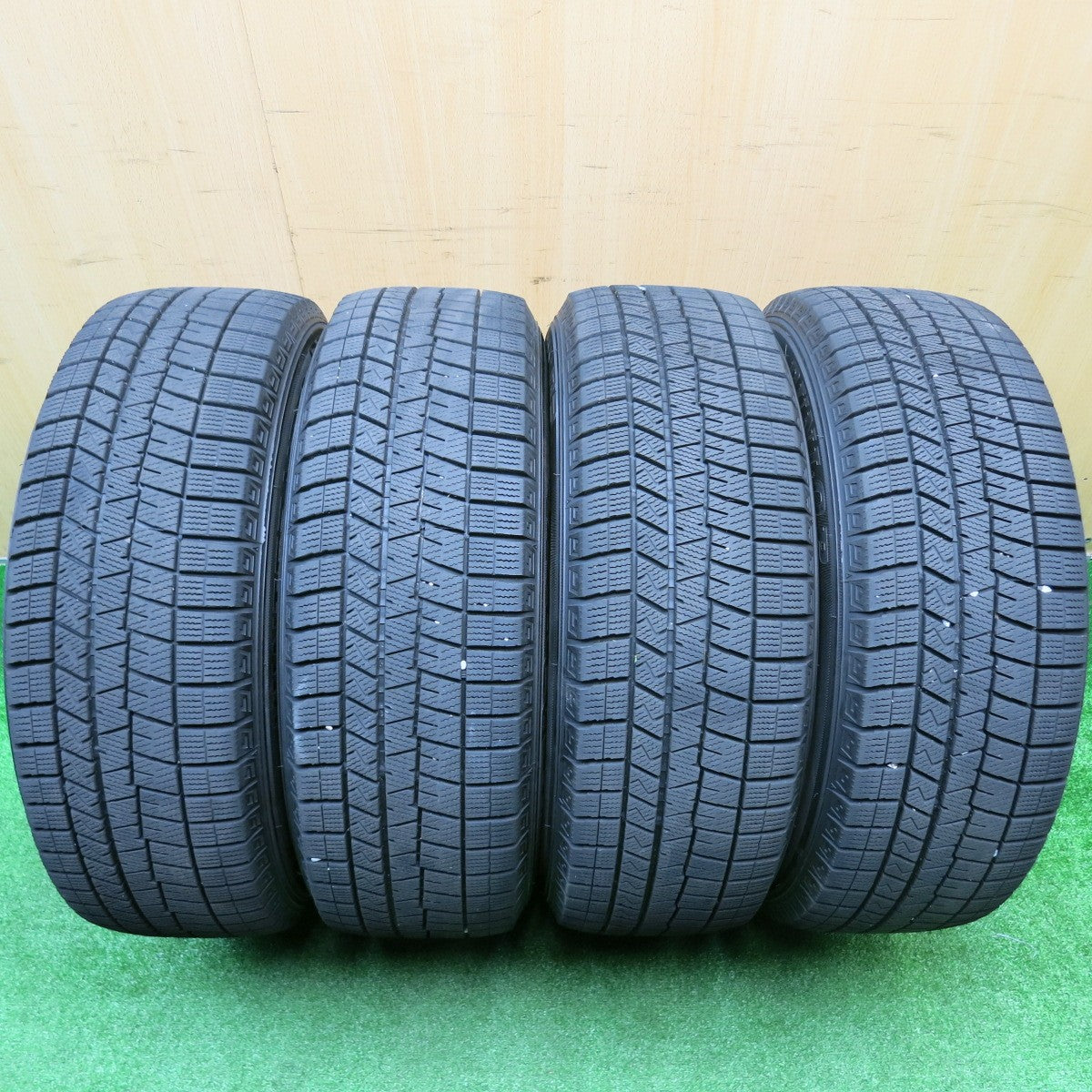 バリ溝!21年!9.5分★スタッドレス 215/60R17 ダンロップ ウインターマックス 03 AIRNOVA SB10 エアノヴァ 17インチ PCD114.3/5H★5102505HAス