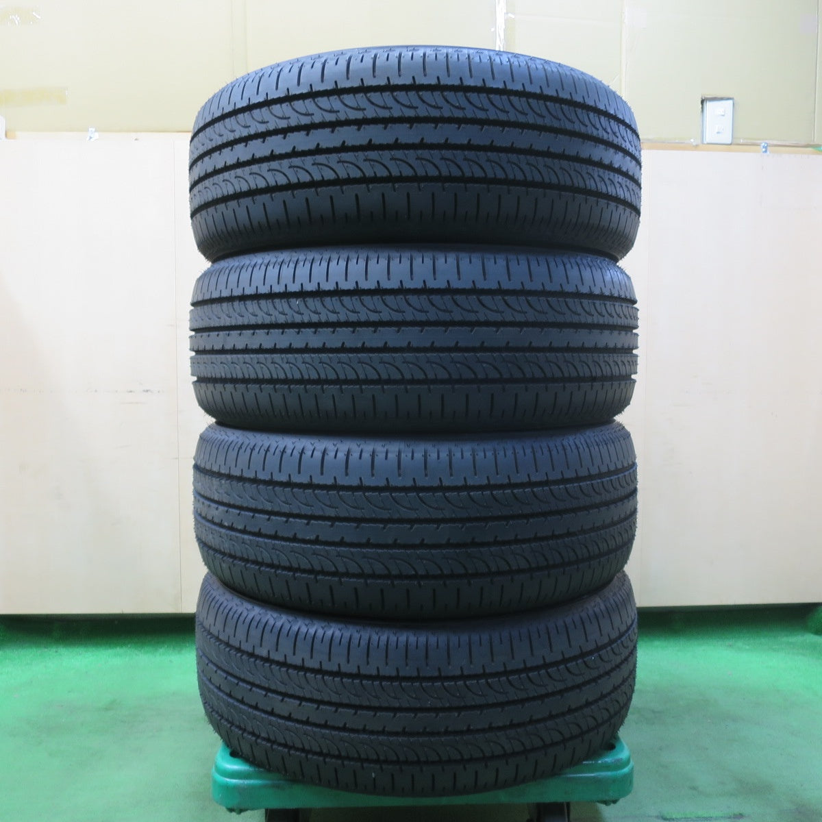新車外し!24年★225/55R18 ヨコハマ ジオランダー SUV G055 G055E タイヤ 18インチ デリカ D5 XV フォレスター アウトバック 等★5031201イノタ