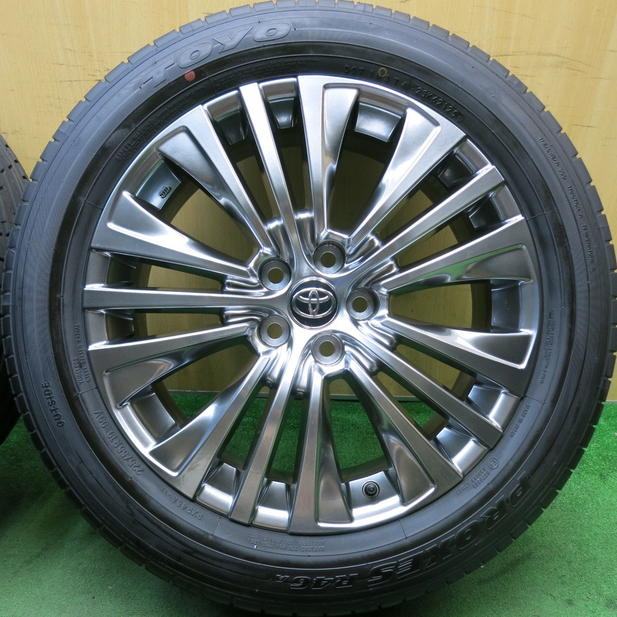 新車外し!25年★トヨタ 80系 ハリアー Zグレード 純正 225/55R19 トーヨー プロクセス R46A 19インチ PCD114.3/5H★5090412HAノ