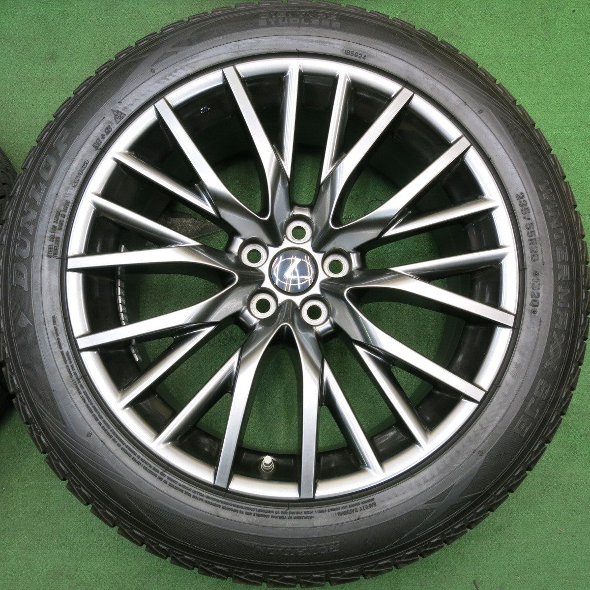 センサー付!バリ溝!キレイ!9.5分★レクサス RX Fスポーツ 純正 235/55R20 スタッドレス ダンロップ ウインターマックス SJ8 20インチ PCD114.3/5H★5060601AKス