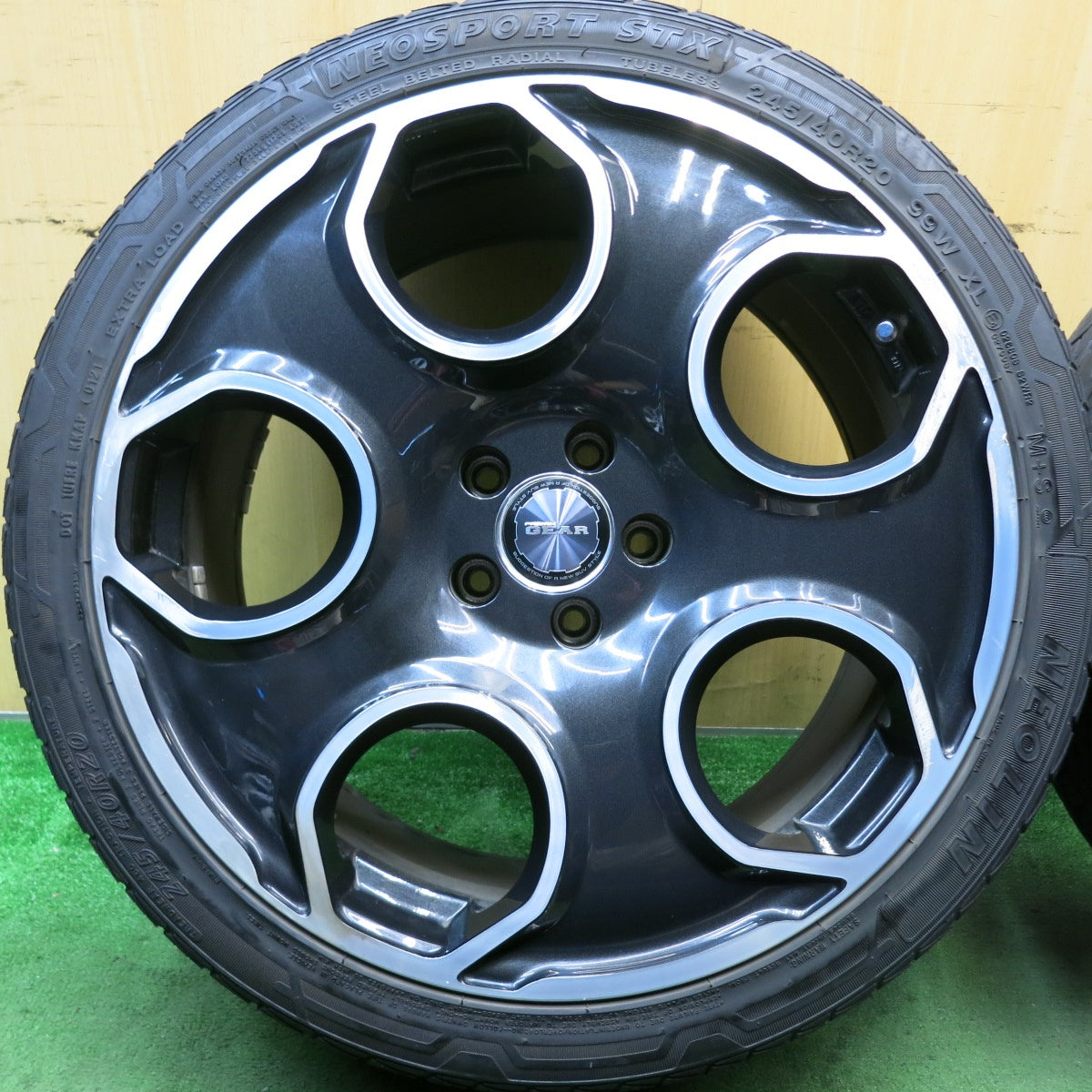 バリ溝!21年!9.5分★PREMIX GEAR Lehrmeister 245/40R20 ネオリン NEOSPORT STX プレミックス ギア レアマイスター 20インチ PCD114.3/5H★5082405HAノ
