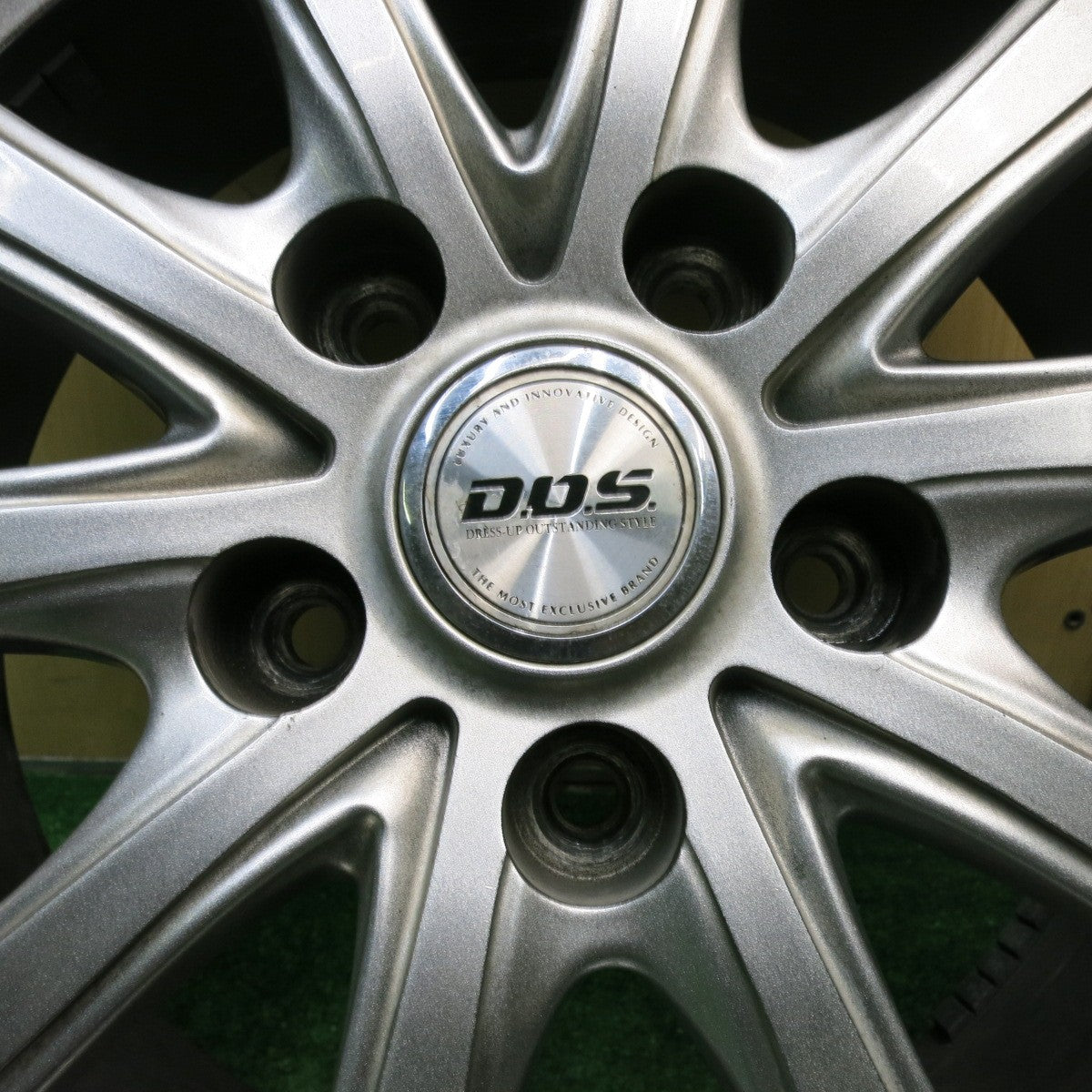 バリ溝!キレイ!8.5分★スタッドレス 205/60R16 グッドイヤー アイスナビ6 D.O.S. DOS 16インチ PCD114.3/5H★5061206AKス