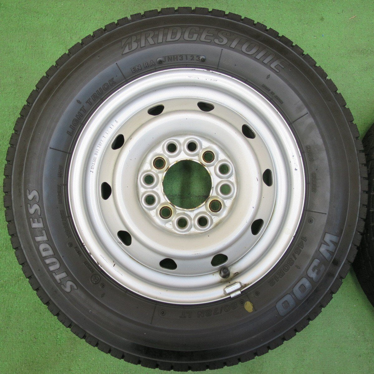 4本価格 23年★スタッドレス 145/80R12 80/78N ブリヂストン W300 スチール 12インチ PCD 100 110 114.3/4H マルチ★5011106イス