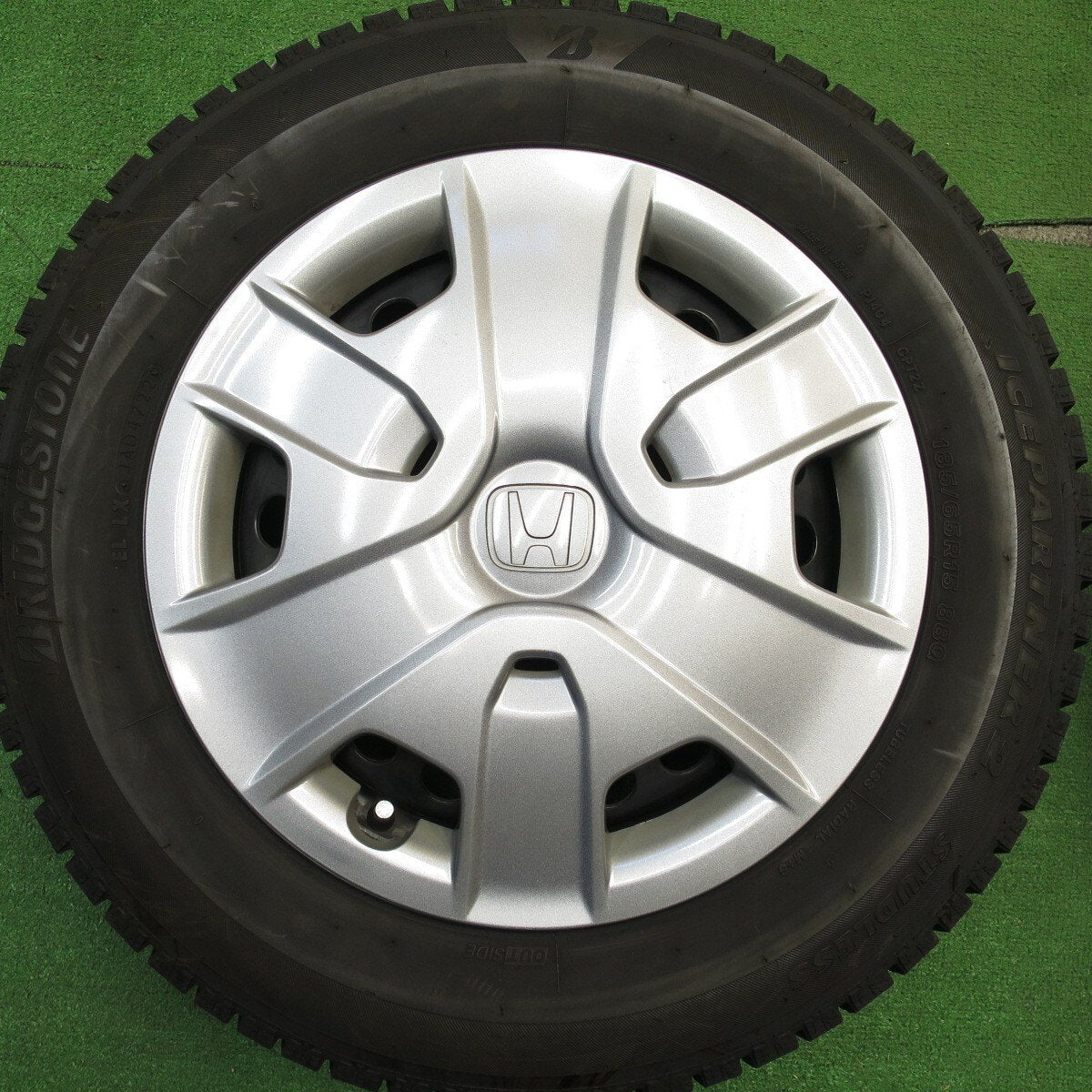 バリ溝!22年!キレイ!9分★ホンダ フィット 純正 スチール 185/65R15 スタッドレス ブリヂストン アイスパートナー2 15インチ PCD100/4H★5030701Hス