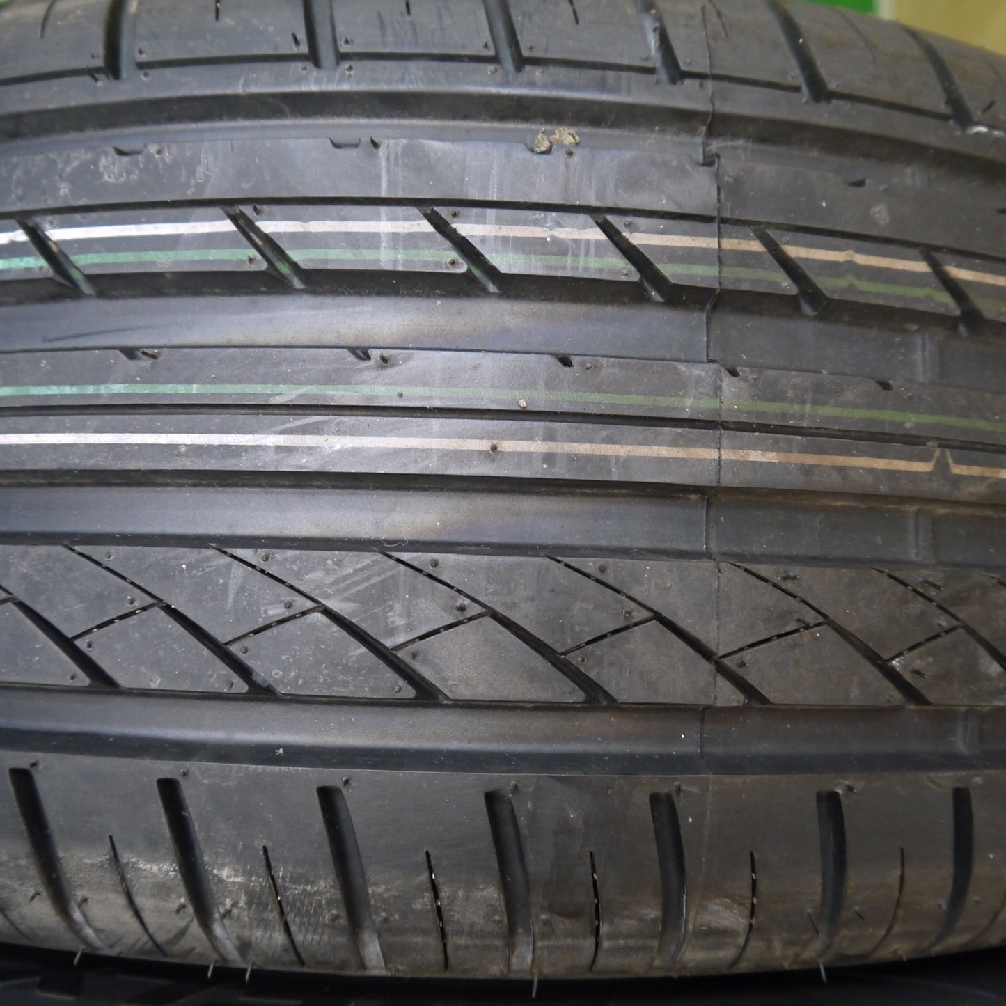 ほぼ未使用!2本★225/55R17 ハイフライ HF805 タイヤ 17インチ アルファード ヴェゼル アテンザ 等★5110410Hノタ