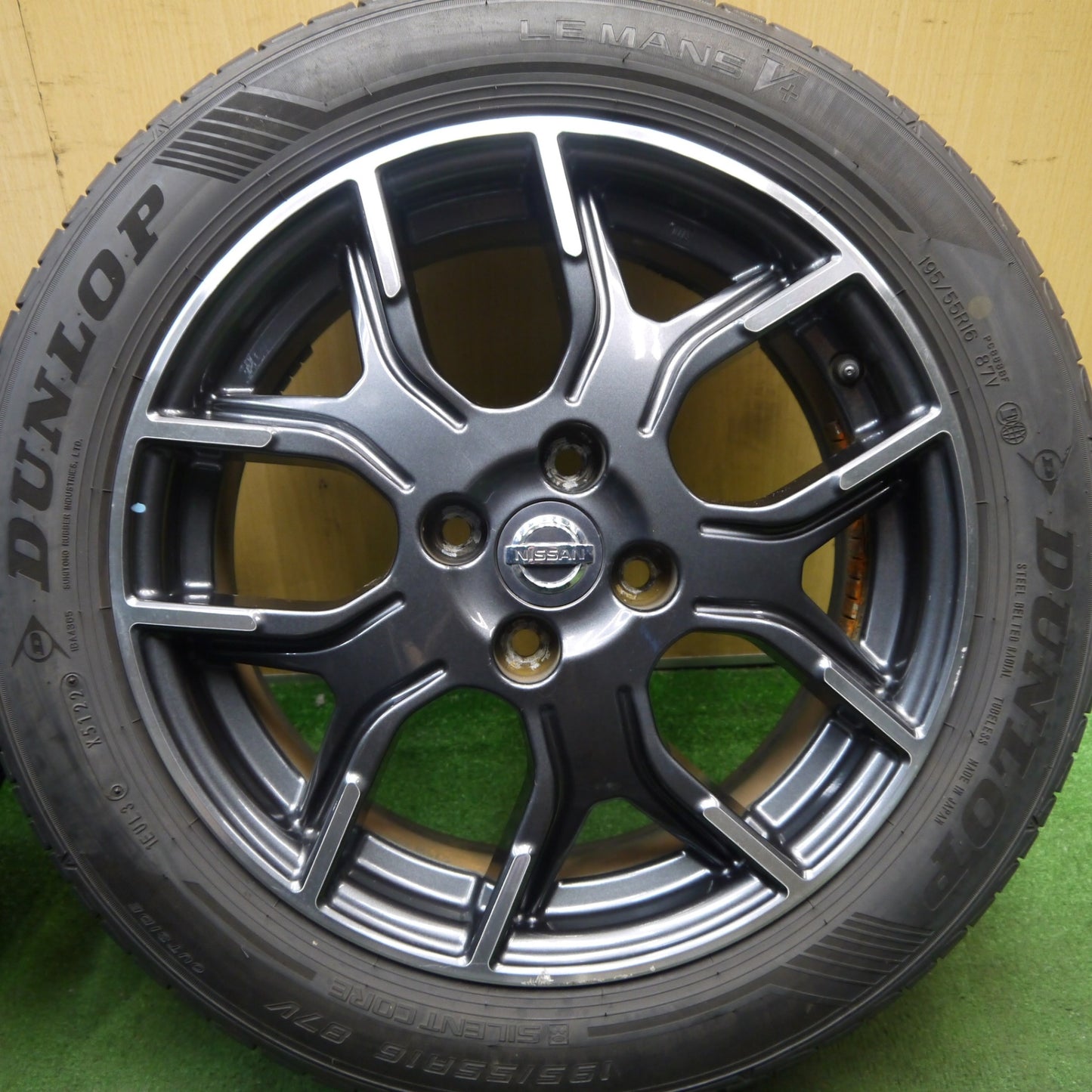 バリ溝!22年!キレイ!9.5分★日産 E12 ノート ニスモ 純正 ENKEI 195/55R16 ダンロップ LE MANS V+ 16インチ エンケイ PCD100/4H★5092909Hノ