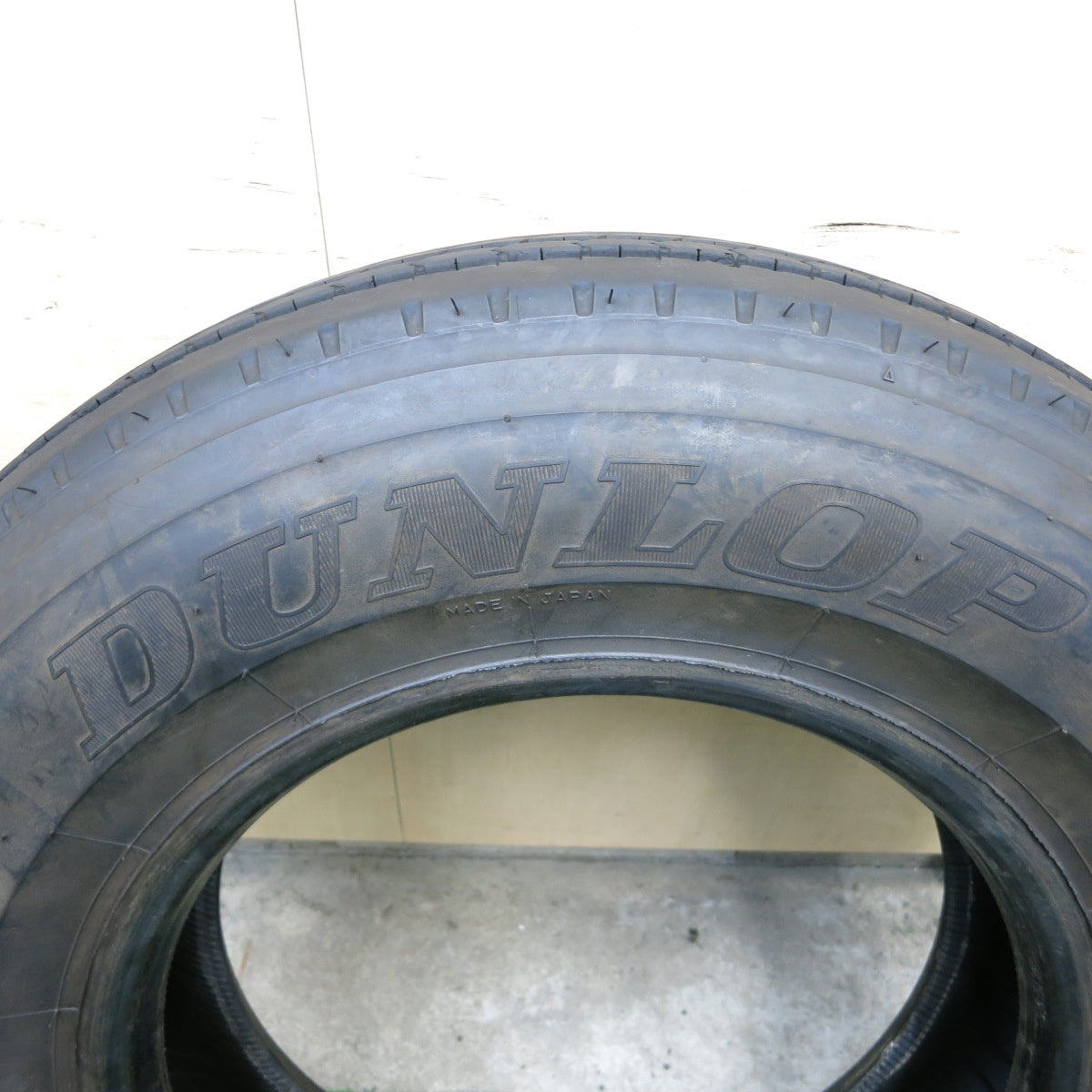 バリ溝!23年!9.5分!1本★トラック タイヤ 225/80R17.5 123/122L ダンロップ SP110 17.5インチ★5072605ナノタ