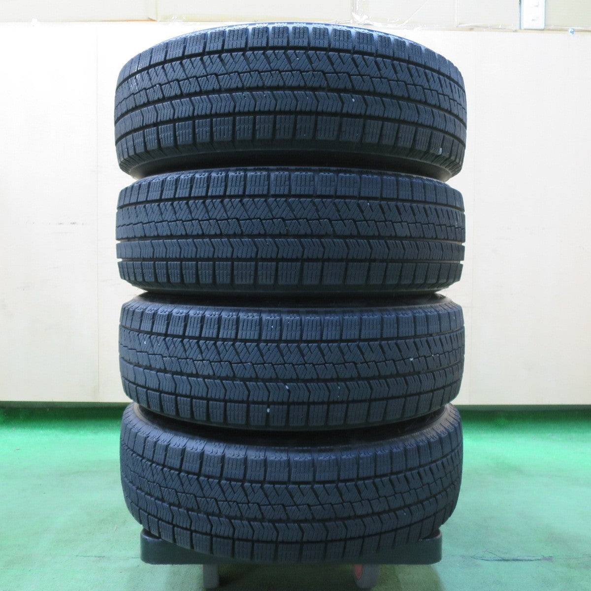 キレイ★スタッドレス 165/65R14 ブリヂストン ブリザック VRX2 TOPRUN トップラン 14インチ PCD100/4H★5012408イス