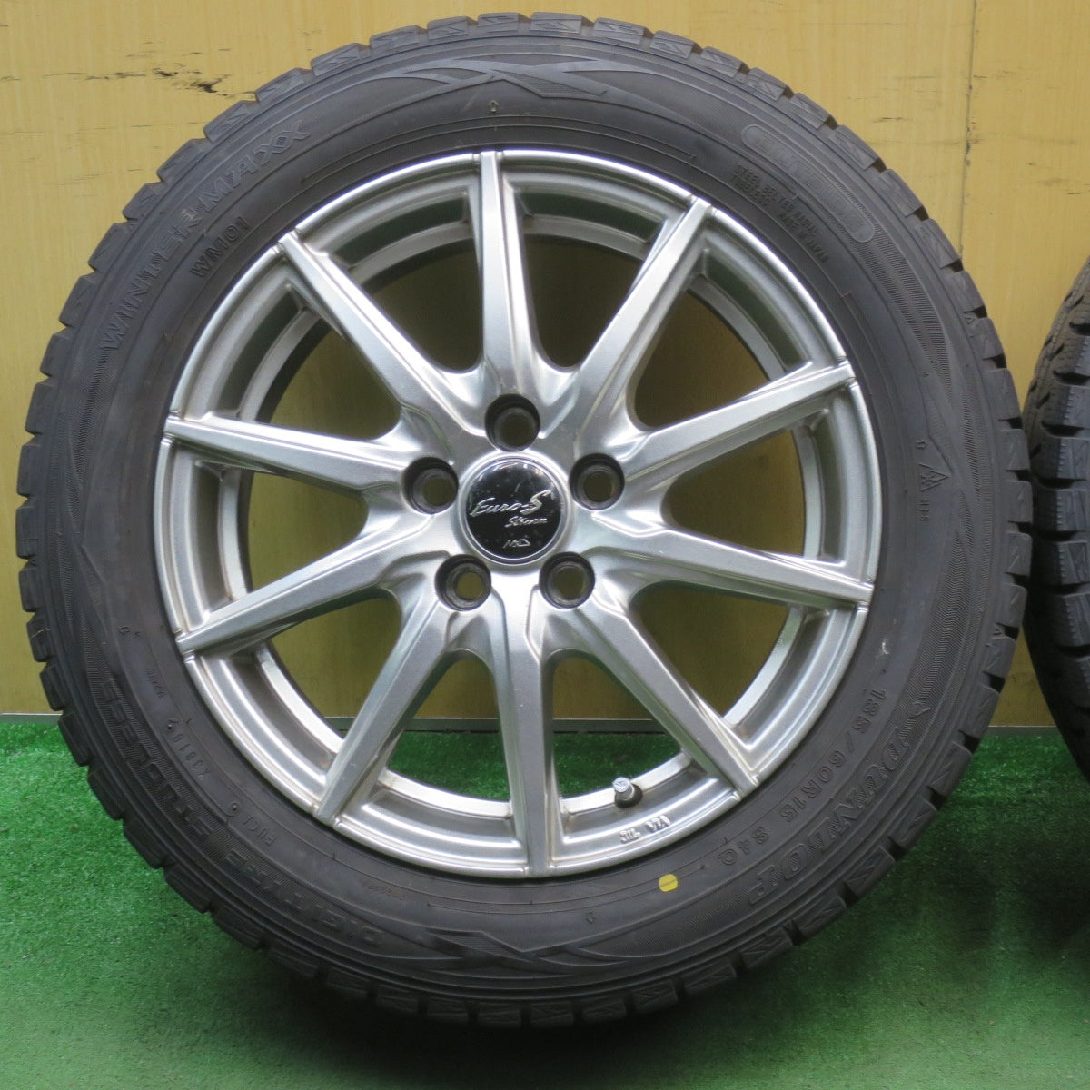 バリ溝!9.5分★シエンタ 等 185/60R15 スタッドレス ダンロップ ウインターマックス WM01 Euro-S Stream MiD 15インチ PCD100/5H★5093005NJス