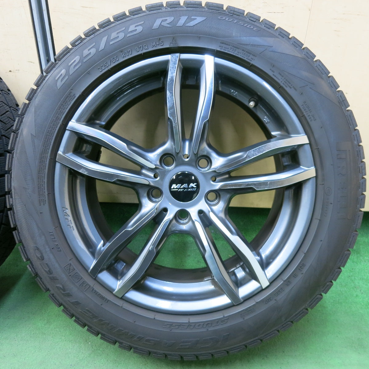 バリ溝!キレイ!9.5分★BMW 等 MAK LUFT FF SERIES MFF 225/55R17 スタッドレス ピレリ アイスアシンメトリコ 17インチ ルフト PCD112/5H★5091101SKス