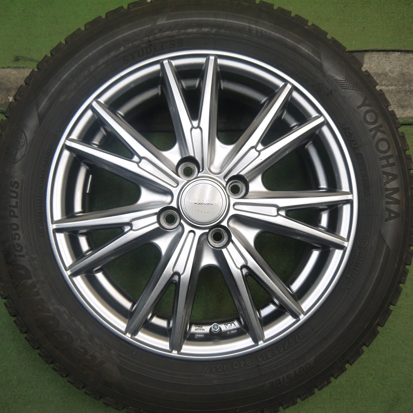 バリ溝!キレイ!9分★スタッドレス 175/65R15 ヨコハマ アイスガード iG50 プラス VELVA KEVIN ヴェルヴァ 15インチ PCD100/4H★5092908Hス