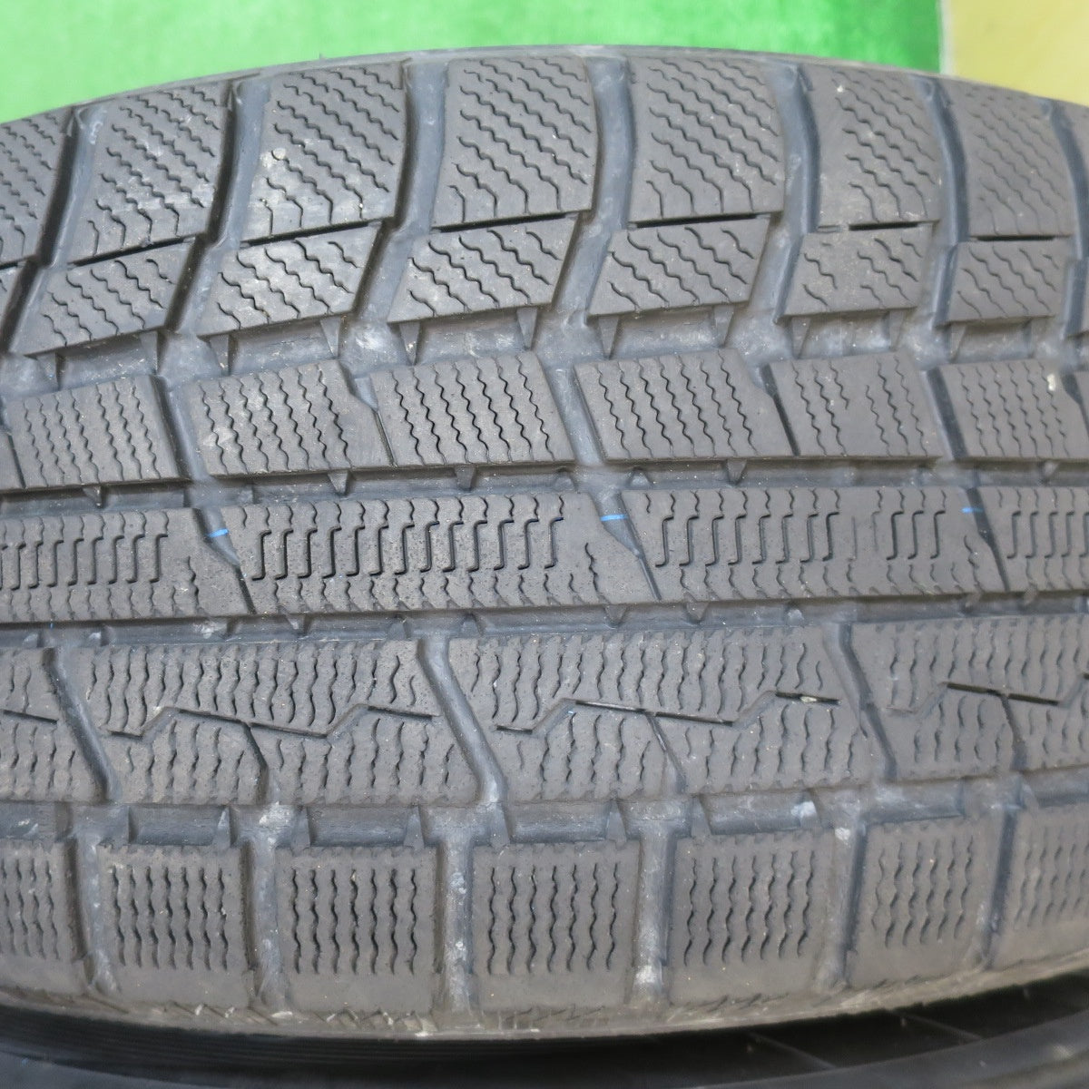 バリ溝!キレイ!8.5分★スタッドレス 225/65R17 トーヨー ウインター トランパス TX SIBILLA NEXT Z7 シビラ 17インチ PCD114.3/5H★5052001NJス