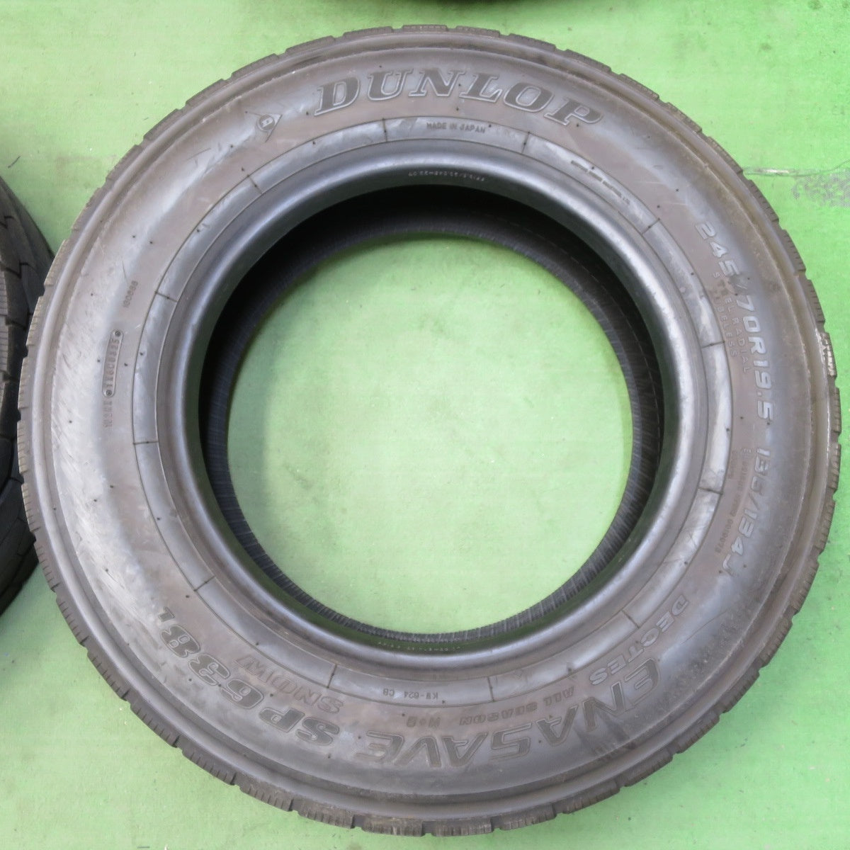 新車外し!25年!ほぼ未使用★トラック タイヤ 245/70R19.5 136/134J ダンロップ エナセーブ SP638L DECTES デクテス オールシーズン 19.5インチ★5052610イスタ
