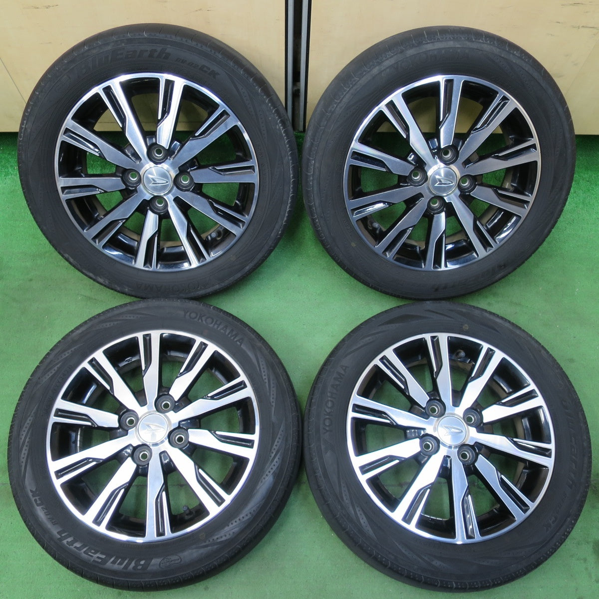 ★タントカスタムホイール ヨコハマ ブルーアースRV02CK バリ溝 タイヤ付き☆165/55R15 ダイハツ タント ハイゼット アトレー ムーヴ  売切 バリ山 ヨコハマ BlueEarth RV02CK  165&frasl;55R15 4本  ワゴンR