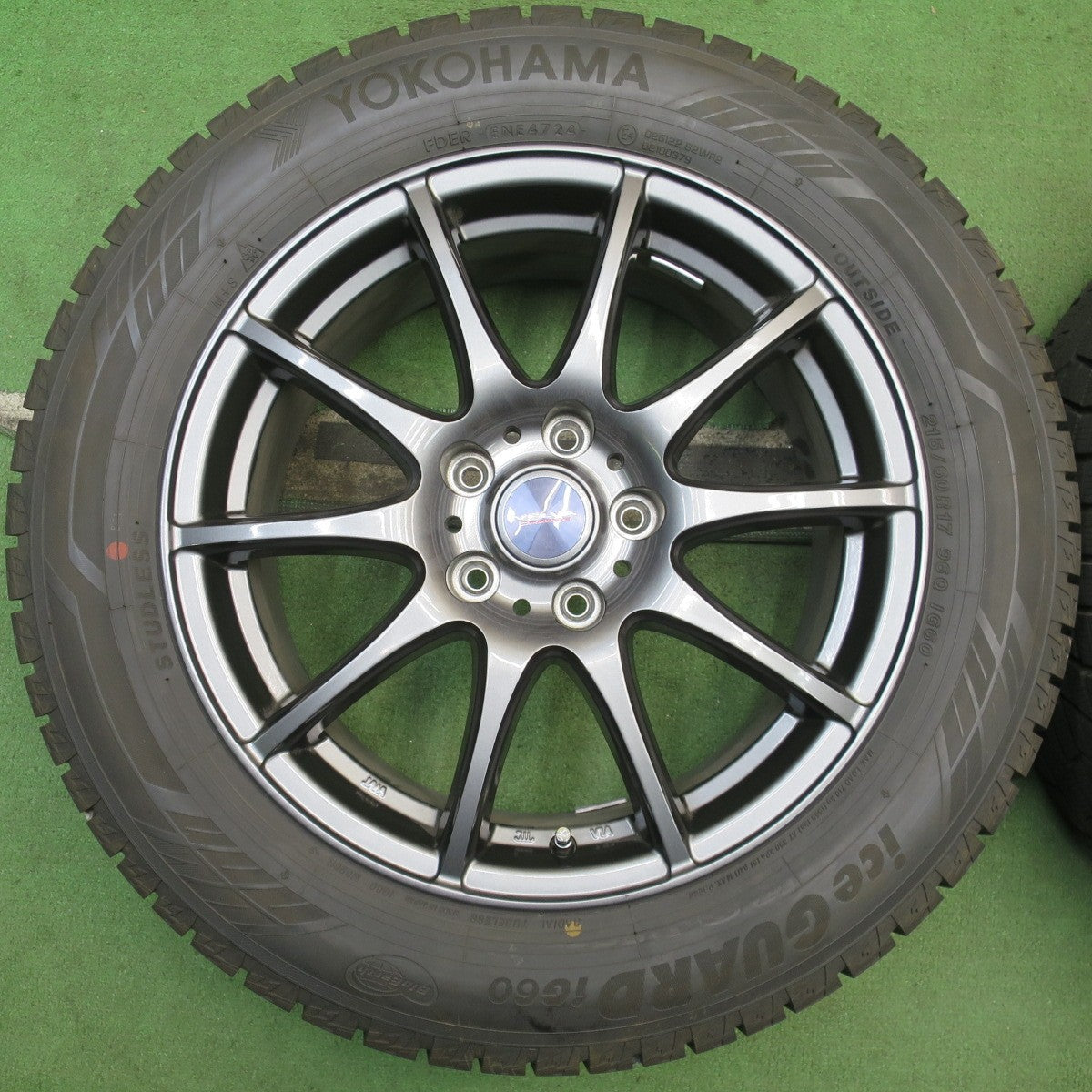 バリ溝!24年!キレイ!9.5分★スタッドレス 215/60R17 ヨコハマ アイスガード iG60 VELVA CHARGE ヴェルヴァ 17インチ PCD114.3/5H★5092903NJス