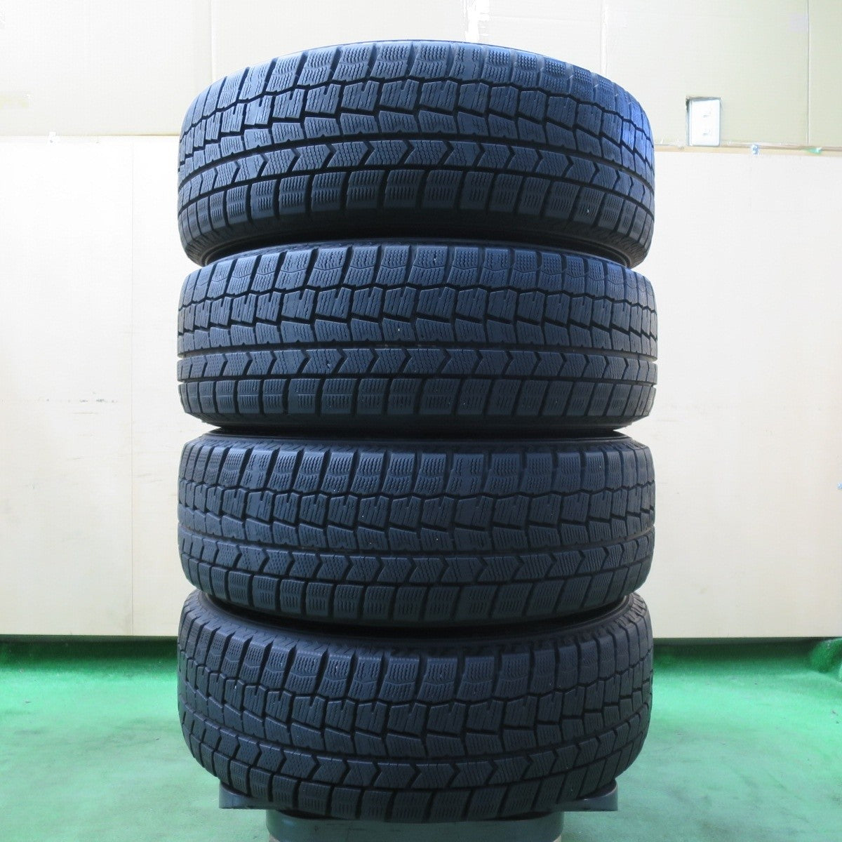 バリ溝!21年!キレイ!8.5分★プリウス 等 195/65R15 スタッドレス ダンロップ ウインターマックス WM02 SIBILLA NEXT GS-5 シビラ 15インチ PCD100/5H★5012503イス