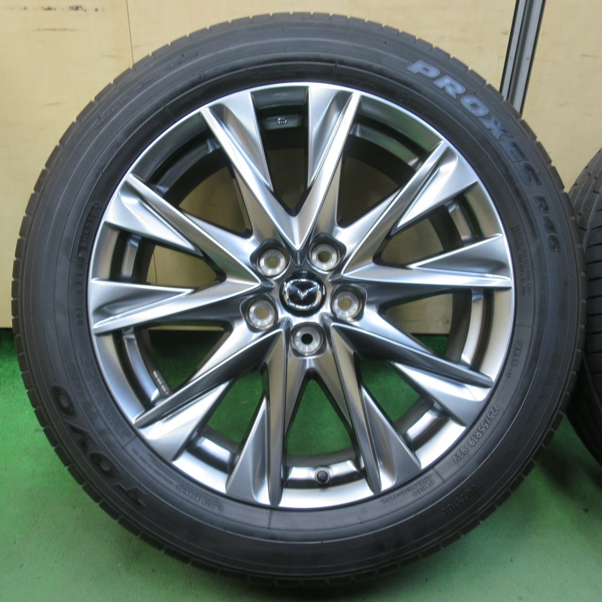 バリ溝!キレイ!8.5分★マツダ CX-8 純正 225/55R19 トーヨー プロクセス R6 19インチ CX8 PCD114.3/5H★5050201イノ