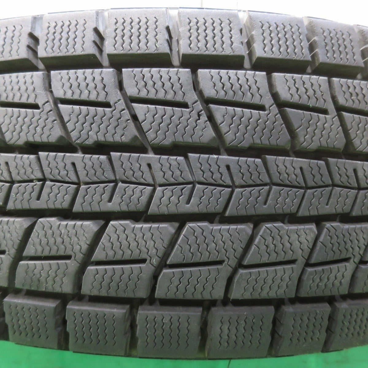 バリ溝!21年!9.5分!1本★スタッドレス 215/70R16 ダンロップ ウインターマックス SJ8 SJ8+ タイヤ 16インチ アウトランダー デリカD5 RAV4 等★5022112イスタ