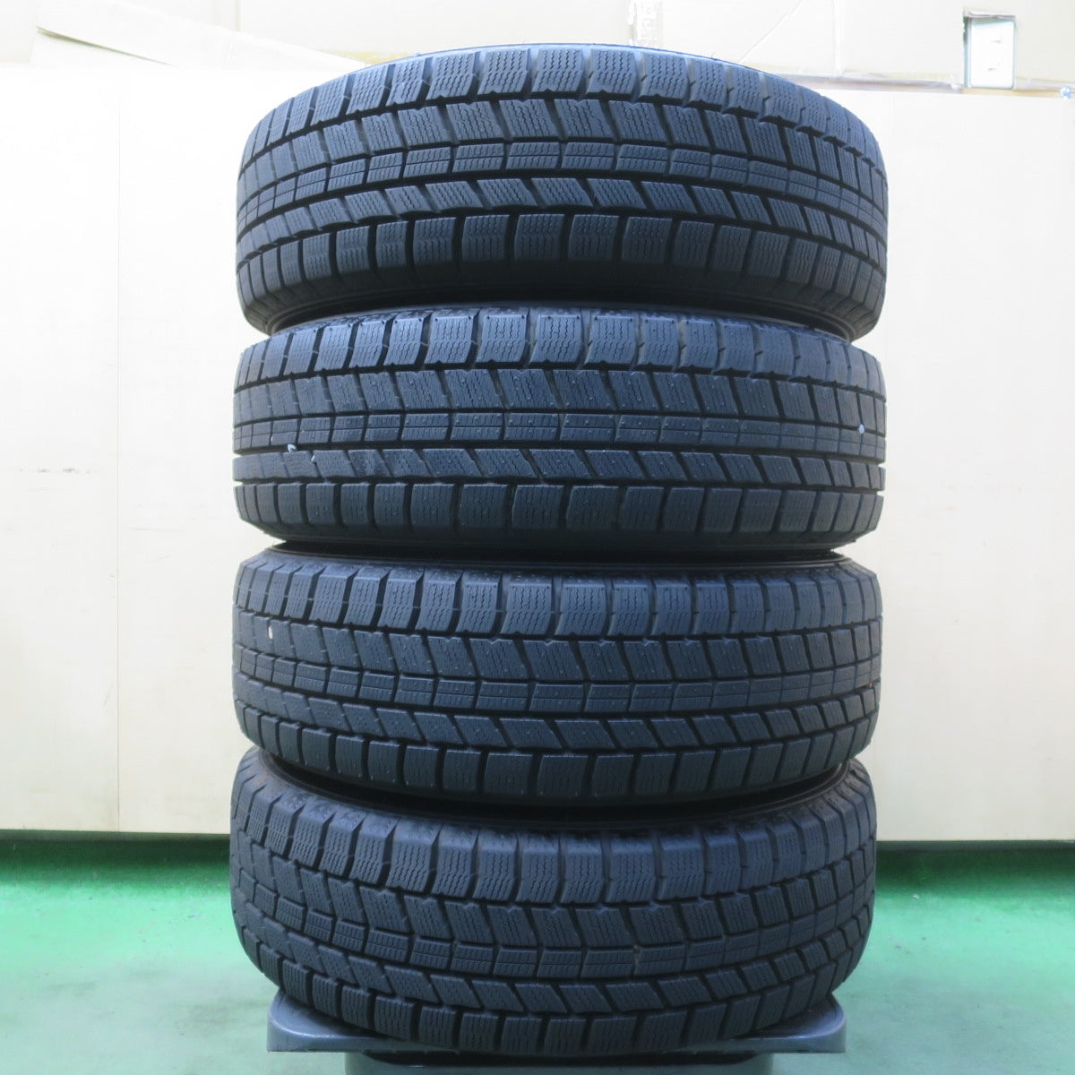 ほぼ未使用!23年!キレイ◎スタッドレス 175/65R15 オートバックス ノーストレック N5 LEBEN レーベン 15インチ PCD100/4H◎6101307イス