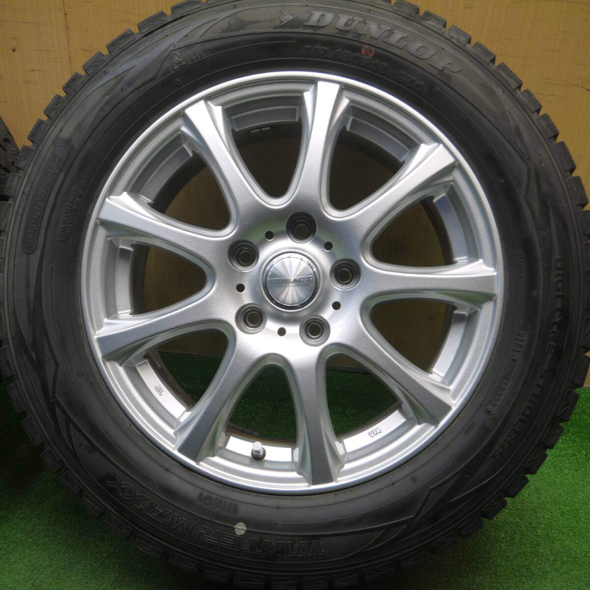 バリ溝!キレイ!9分★スタッドレス 215/60R16 ダンロップ ウインターマックス WM01 DUFACT デュファクト 16インチ PCD114.3/5H★4122401Hス