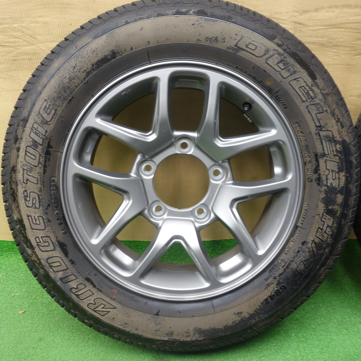 バリ溝!キレイ!9.5分◎スズキ JB64 W ジムニー 純正 175/80R16 ブリヂストン デューラー H/T 684Ⅱ DUELER 16インチ PCD139.7/5H◎6080302KTノ