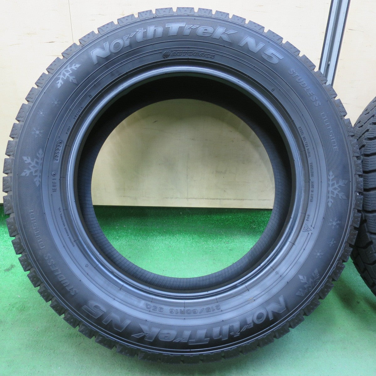 バリ溝!22年!ほぼ10分★スタッドレス 215/60R16 オートバックス ノーストレック N5 タイヤ 16インチ エスティマ クラウン オデッセイ マークX 等★5102001イスタ