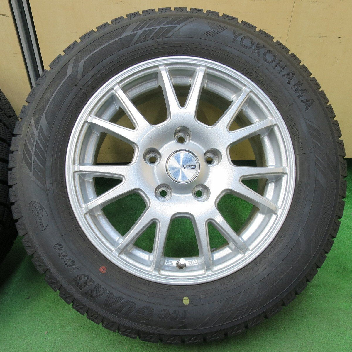 バリ溝!21年!キレイ!8.5分★スタッドレス 195/65R15 ヨコハマ アイスガード iG60 VTO 社外 アルミ PCD114.3/5H★4112606イス