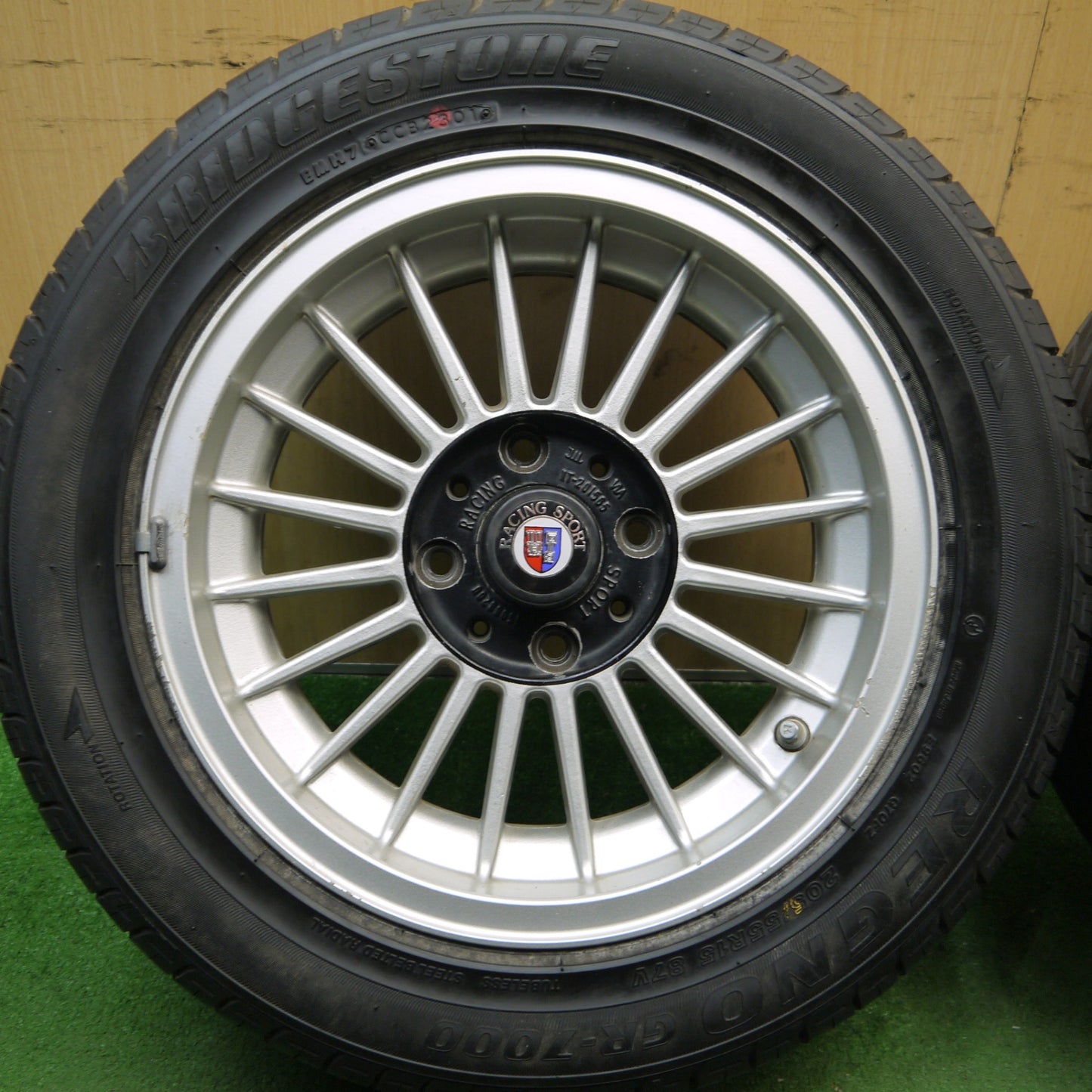 タイヤほぼ未使用★RACING SPORT 205/55R15 ブリヂストン レグノ GR-7000 15インチ レーシング スポーツ PCD114.3/4H★5070702Hノ