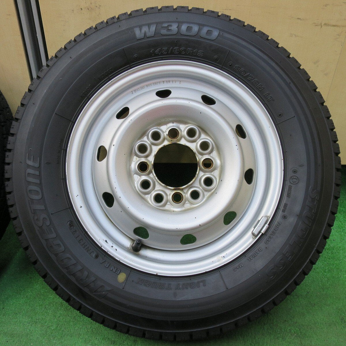 4本価格 23年★スタッドレス 145/80R12 80/78N ブリヂストン W300 スチール 12インチ PCD 100 110 114.3/4H マルチ★5011106イス