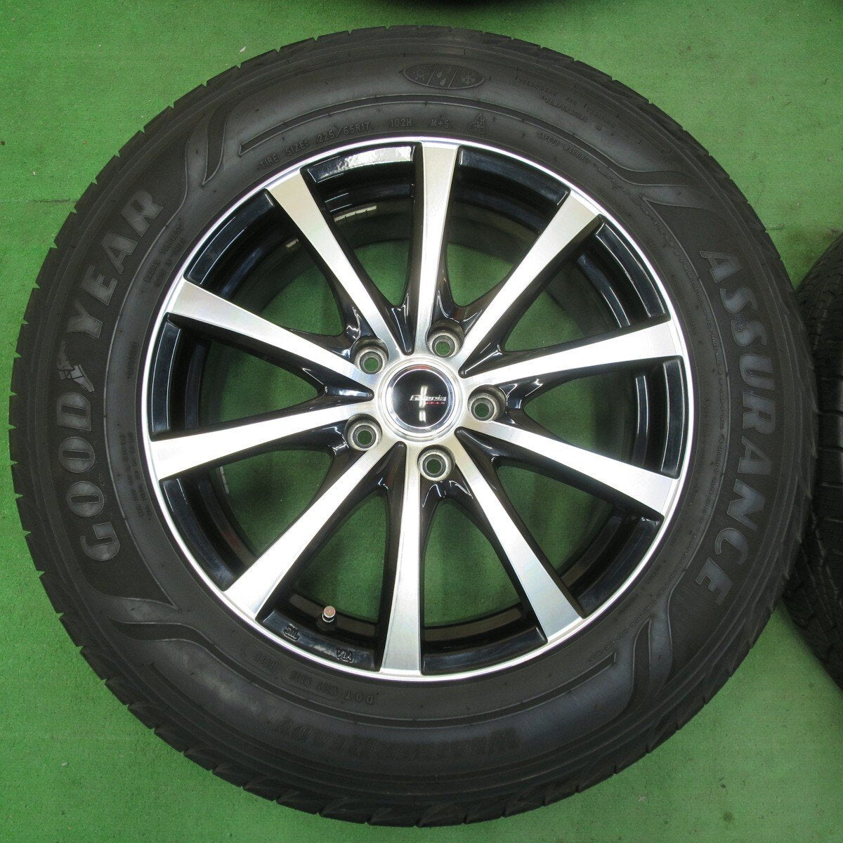 バリ溝 綺麗 9分★スタッドレス 225/65R17 グッドイヤー アシュアランス ウェザーレディ Galeria GS01 PCD114.3/5H★5011311イノ