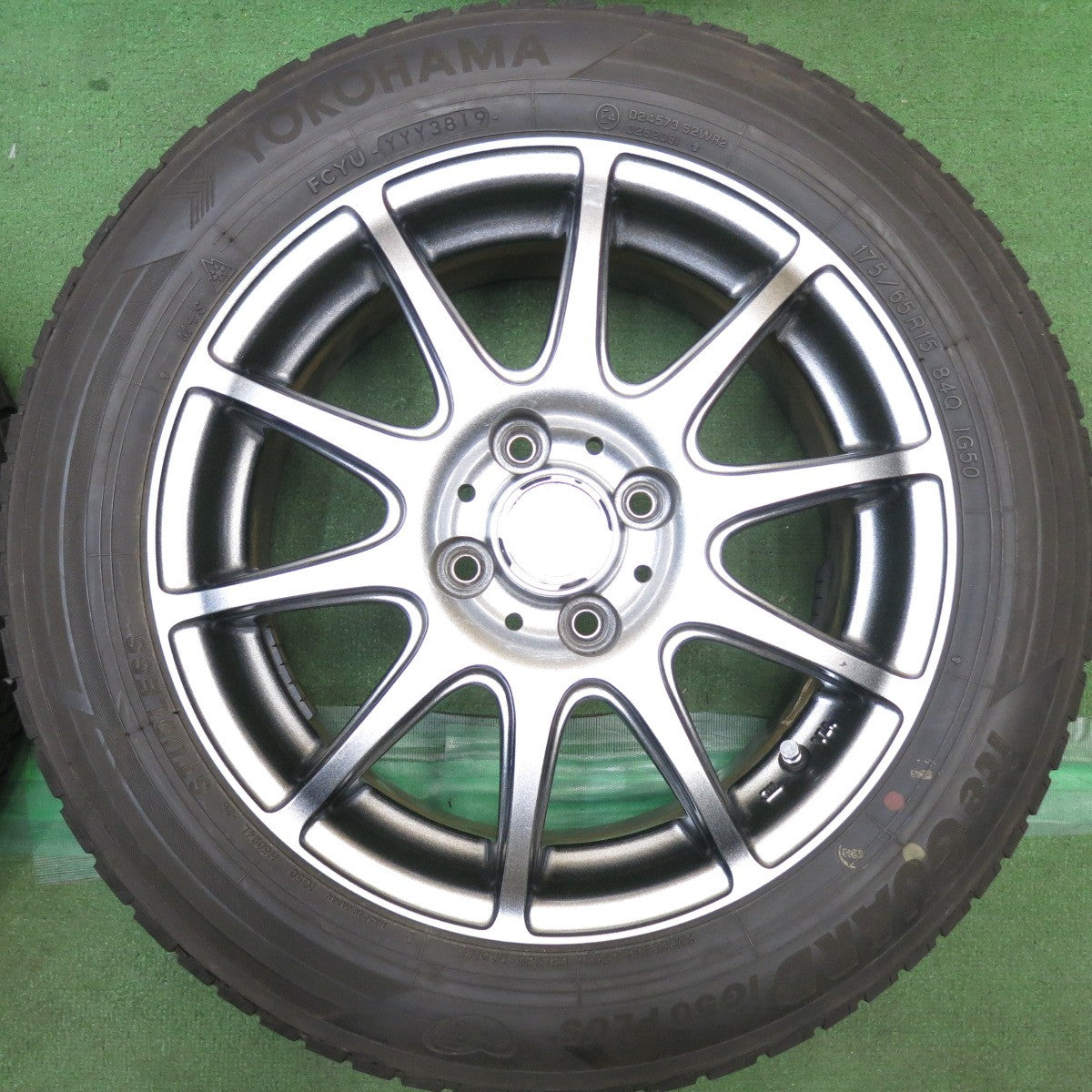 バリ溝!8.5分◎LOXARNY SPORT BADX 175/65R15 スタッドレス ヨコハマ アイスガード iG50 プラス ロクサーニ スポーツ 15インチ PCD100/4H◎6101010HAス