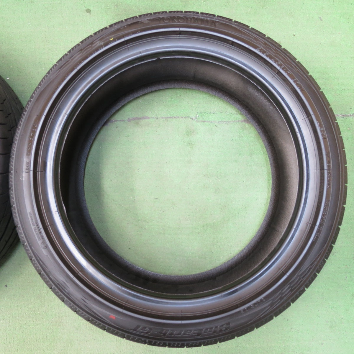 新車外し!24年★215/45R17 ヨコハマ BluEarth-GT AE51 タイヤ 17インチ カローラ ツーリング プリウス 86 BRZ 等★5051704イノタ