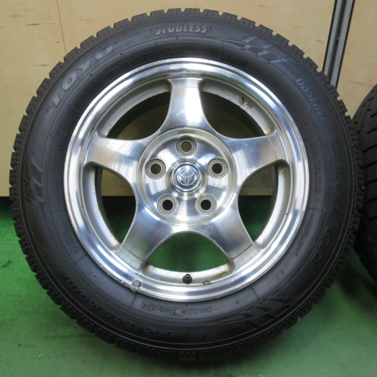 バリ溝!23年!9.5分以上★トヨタ ヴォクシー ノア 純正 195/65R15 スタッドレス トーヨー オブザーブ ガリット GIZ 15インチ PCD114.3/5H★5093013イス