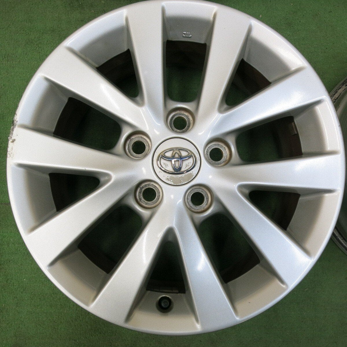 4本価格★トヨタ アイシス 純正 ホイール 16インチ 16×6.5J PCD114.3/5H★5011504SYホ