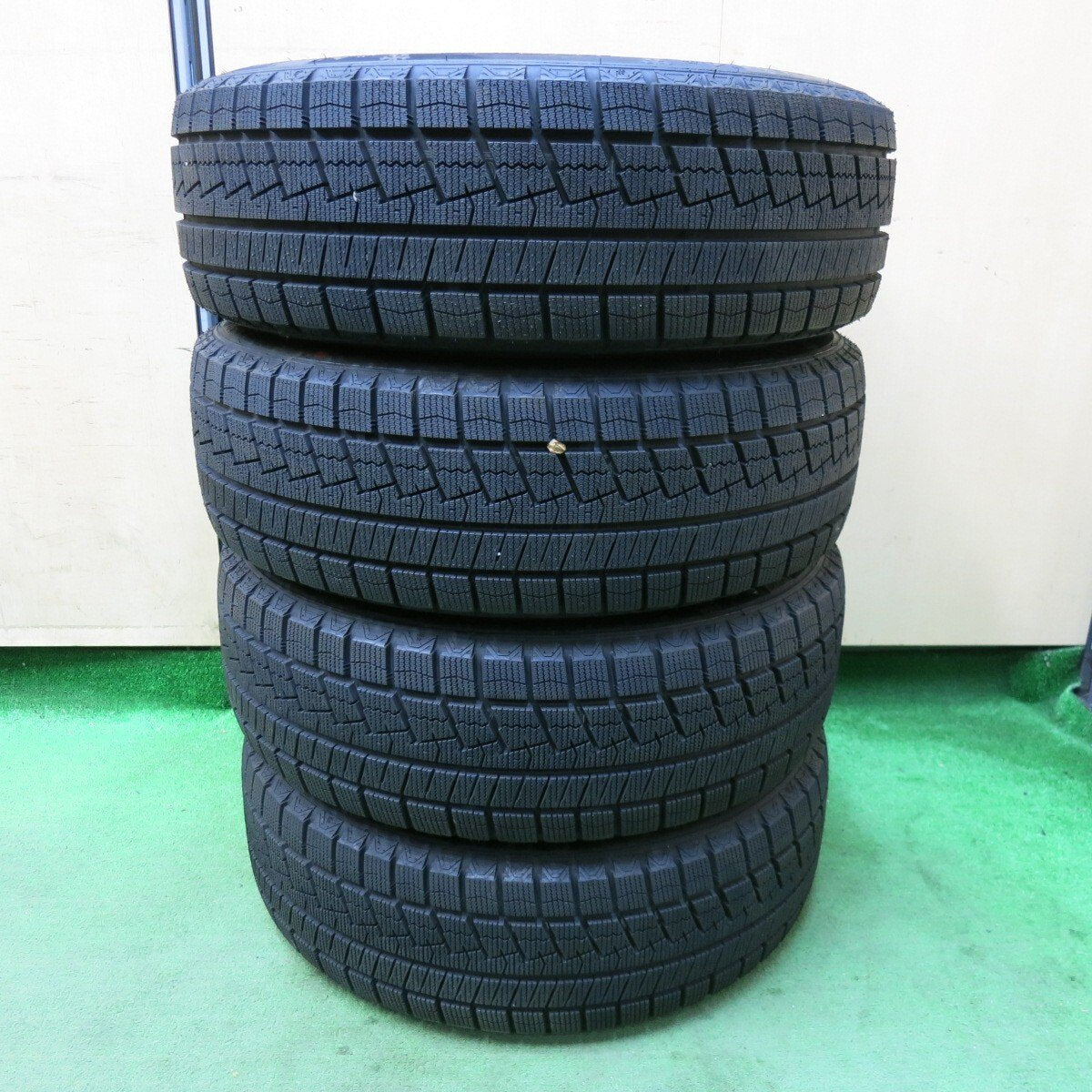 超バリ溝!ほぼ10分★スタッドレス 195/65R15 ネクセン ウィンガード アイス2 スチール ホイール 15インチ PCD100 114.3/5H マルチ★5022609SYス