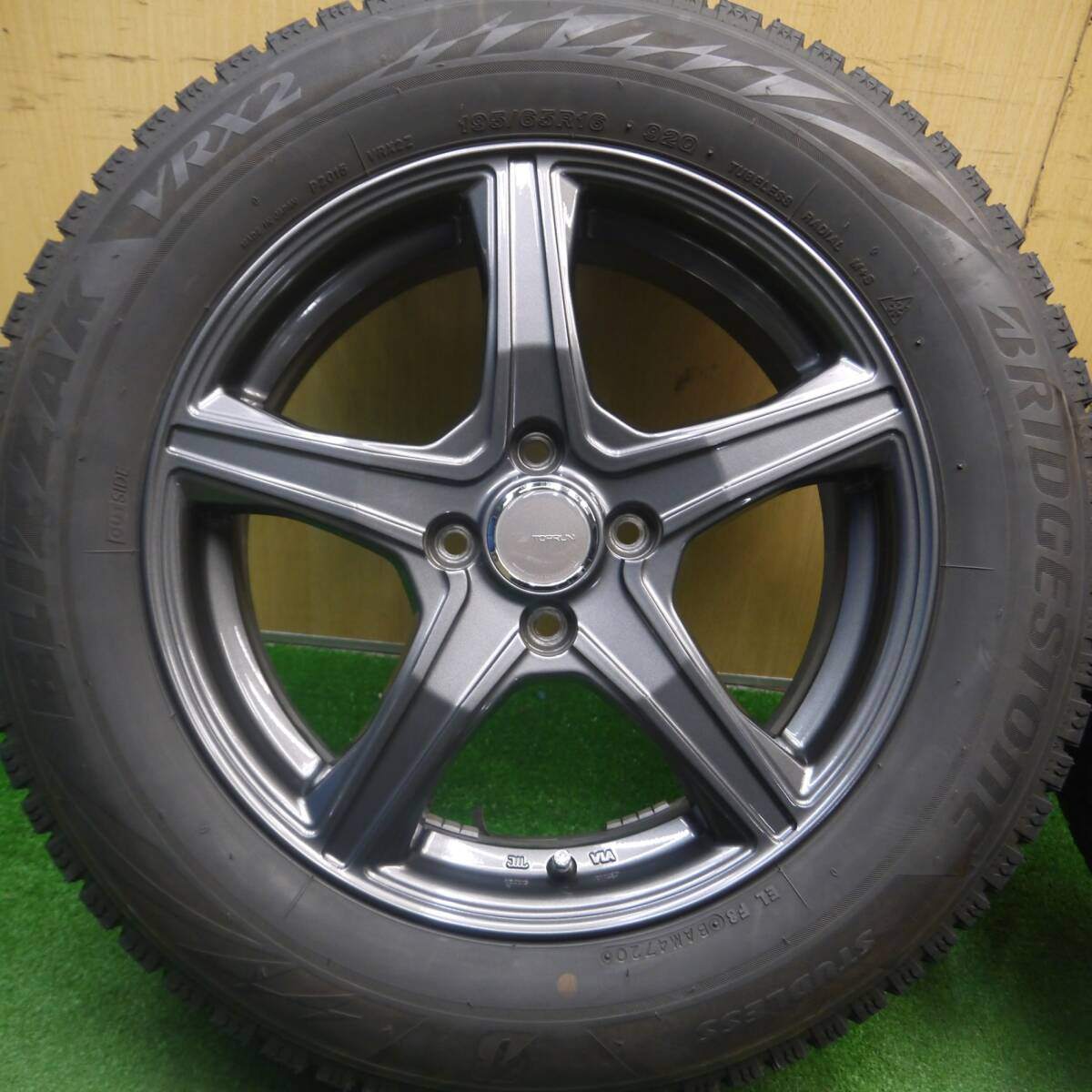 バリ溝!キレイ!9分★スタッドレス 195/65R16 ブリヂストン ブリザック VRX2 TOPRUN トップラン 16インチ PCD100/4H★5021910Hス