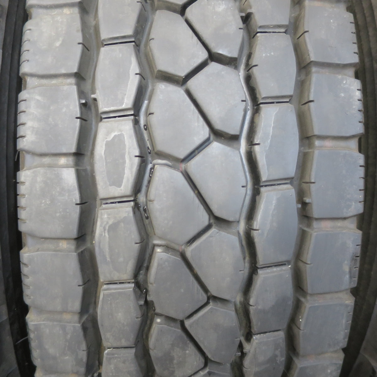 超バリ溝!25年!9.5分以上★トラック バス タイヤ 245/70R19.5 136/134J ブリヂストン エコピア M801 Ⅱ ミックス オールシーズン 19.5インチ★6013103イスタ