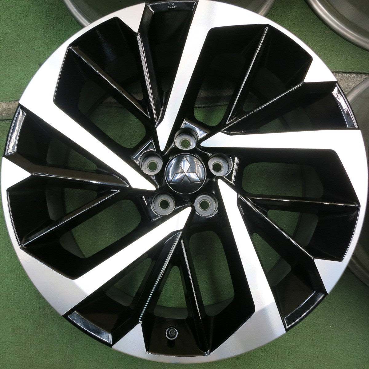 新車外し★三菱 アウトランダー 純正 ホイール 20インチ 20×8J PCD114.3/5H★5092502HAホ