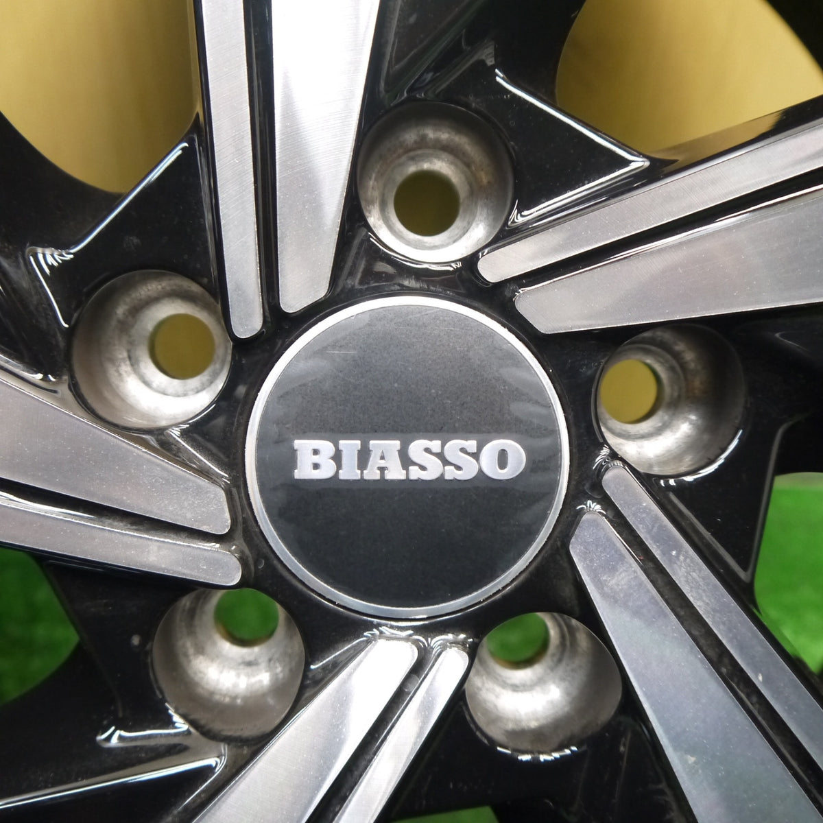 新車外し★VW ワーゲン ゴルフ8 R-LINE 純正 ホイール 18インチ 18×7.5J エンブレム BIASSO PCD112/5H★5120802Hホ