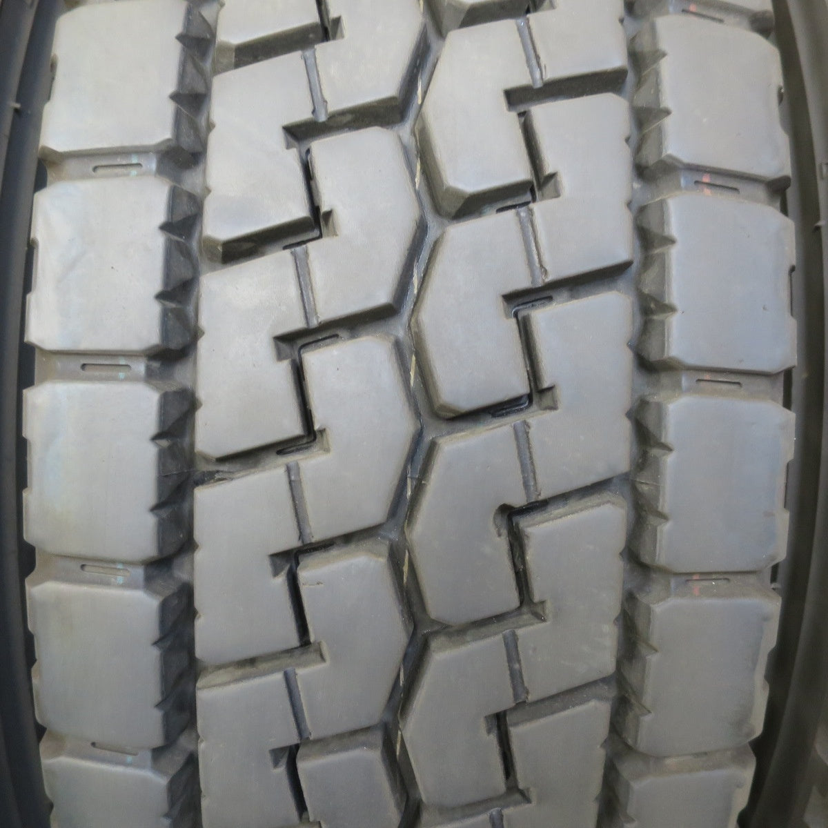 バリ溝!24年!9分★トラック 高荷重 トレーラー 等 タイヤ 235/70R17.5 136/134J トーヨー M626 オールシーズン ミックス 17.5インチ★6072907イスタ