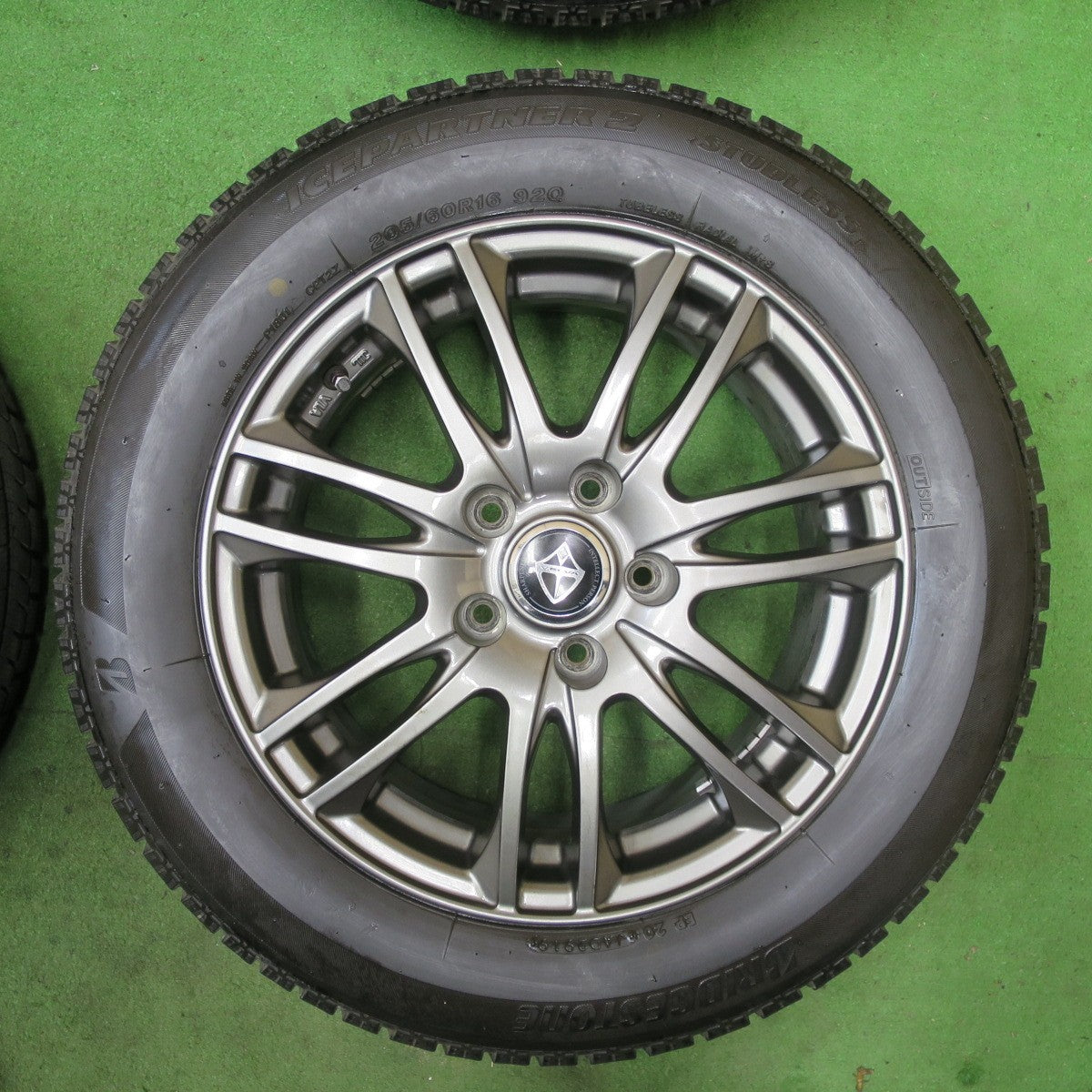 キレイ★スタッドレス 205/60R16 ブリヂストン アイスパートナー2 VELVA ヴェルヴァ 16インチ PCD114.3/5H★5090403TTス